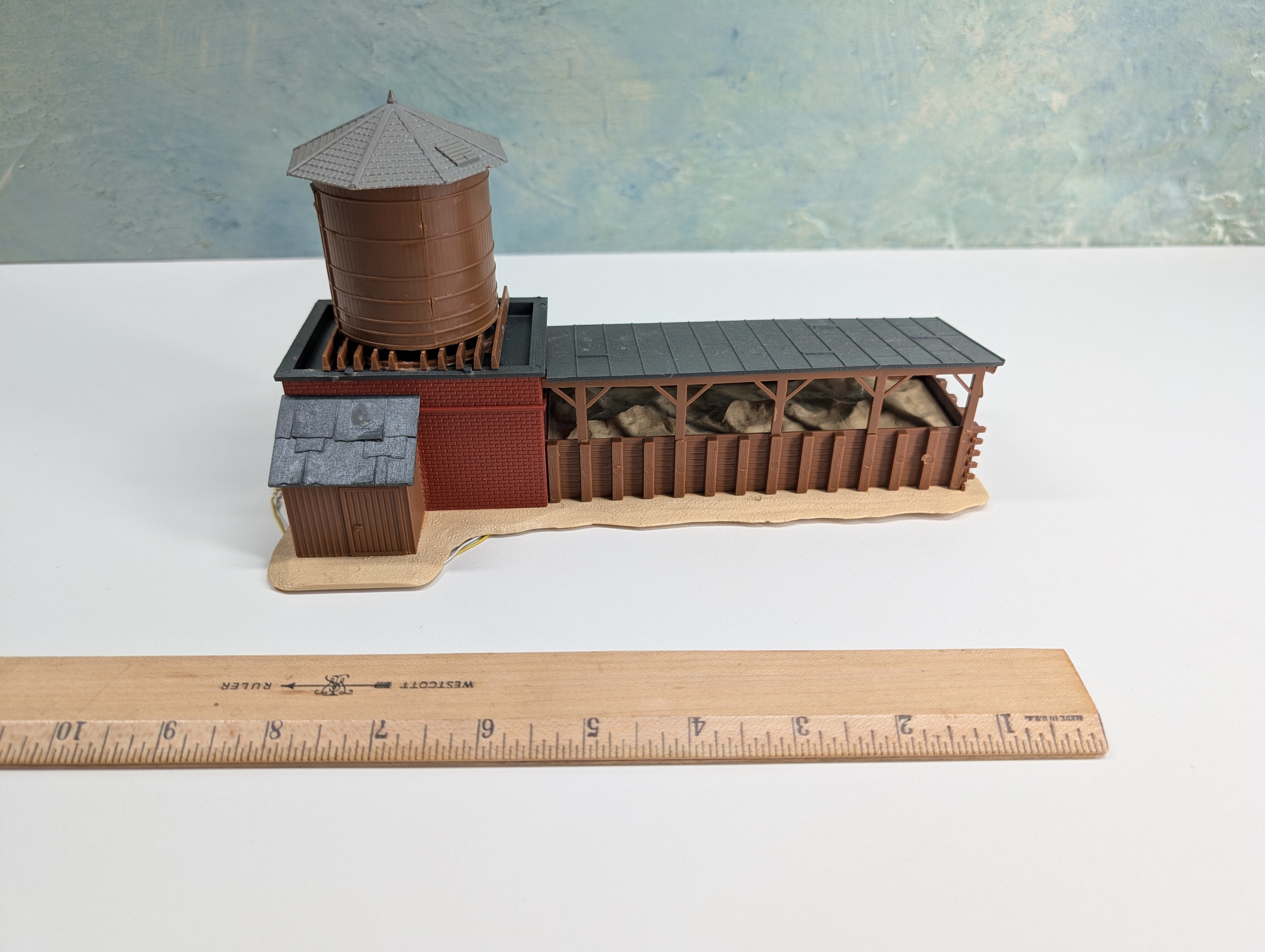 USED Pola HO Scale Sand House w/ Water Tower