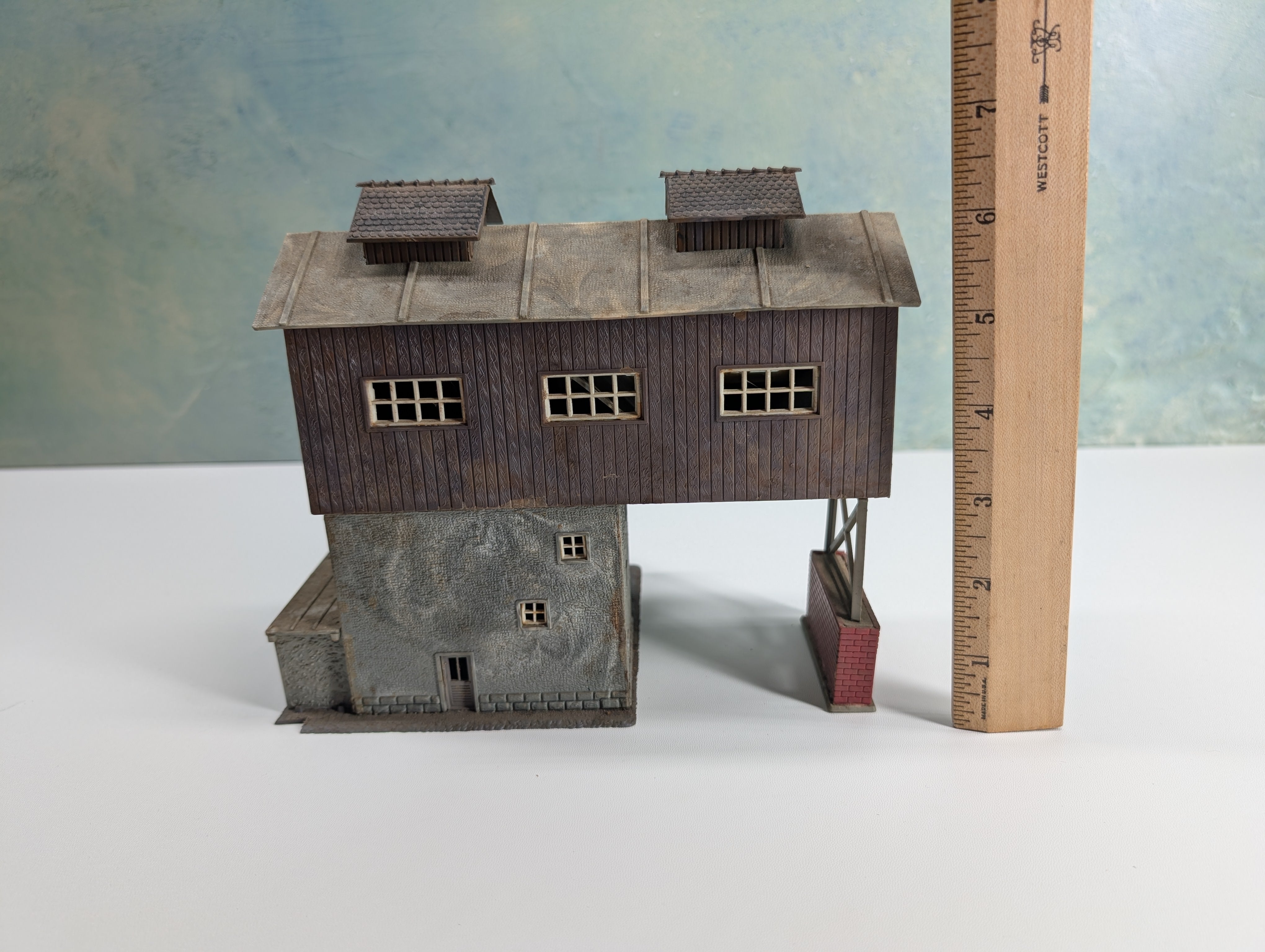 USED HO Scale Coal Depot