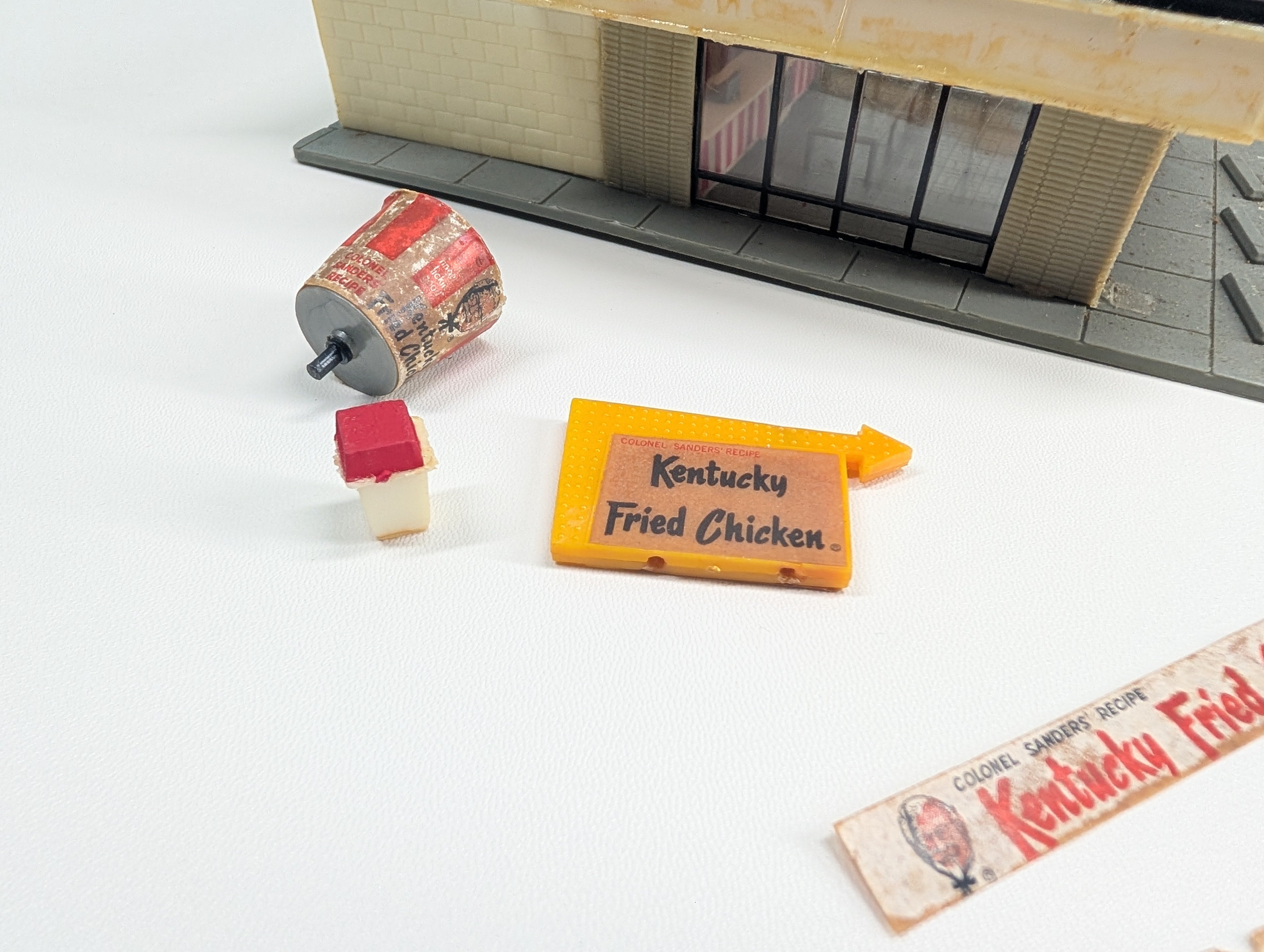 USED HO Scale KFC Restaurant