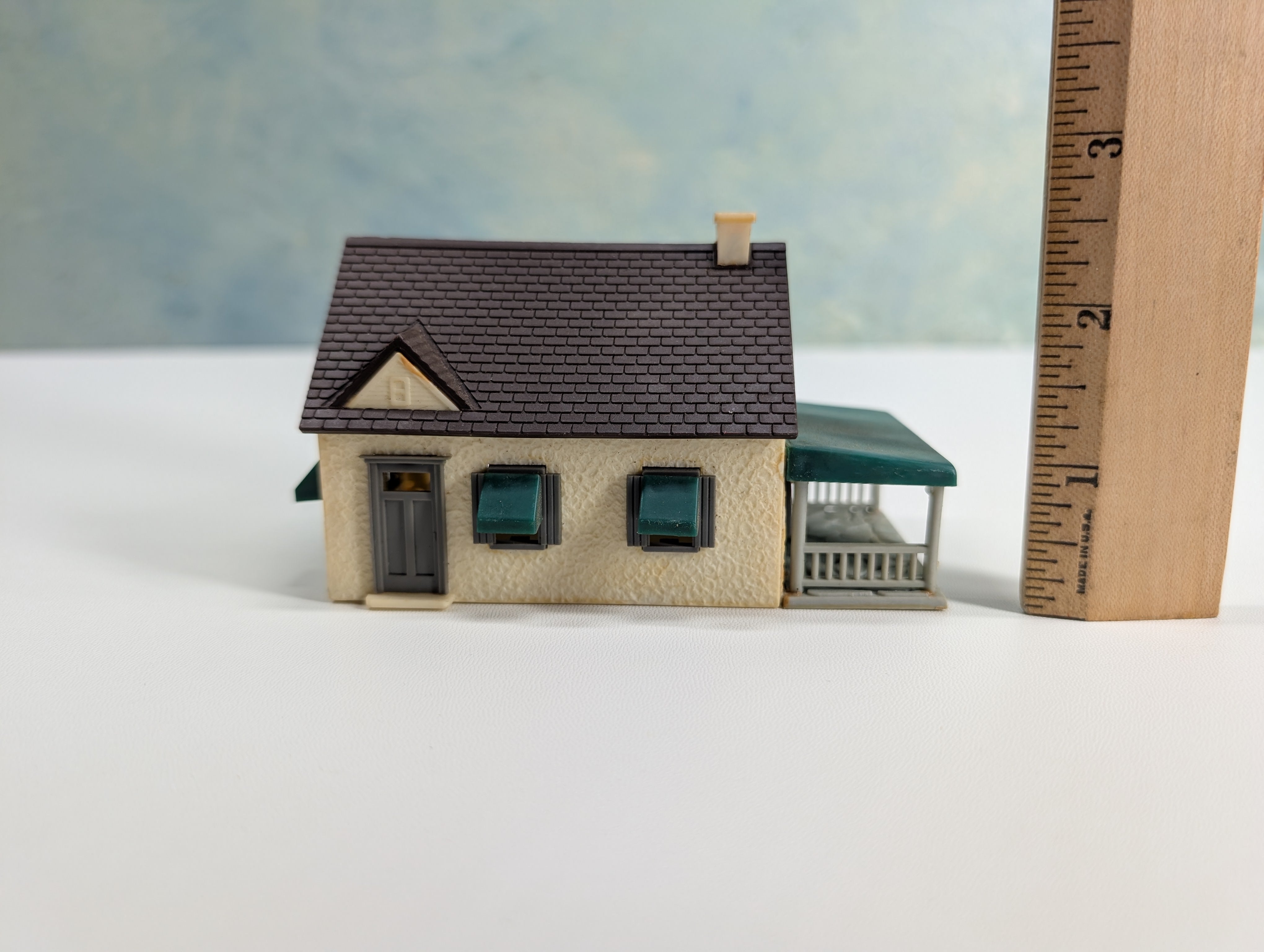 USED Bachmann Plasticville HO Scale Small House