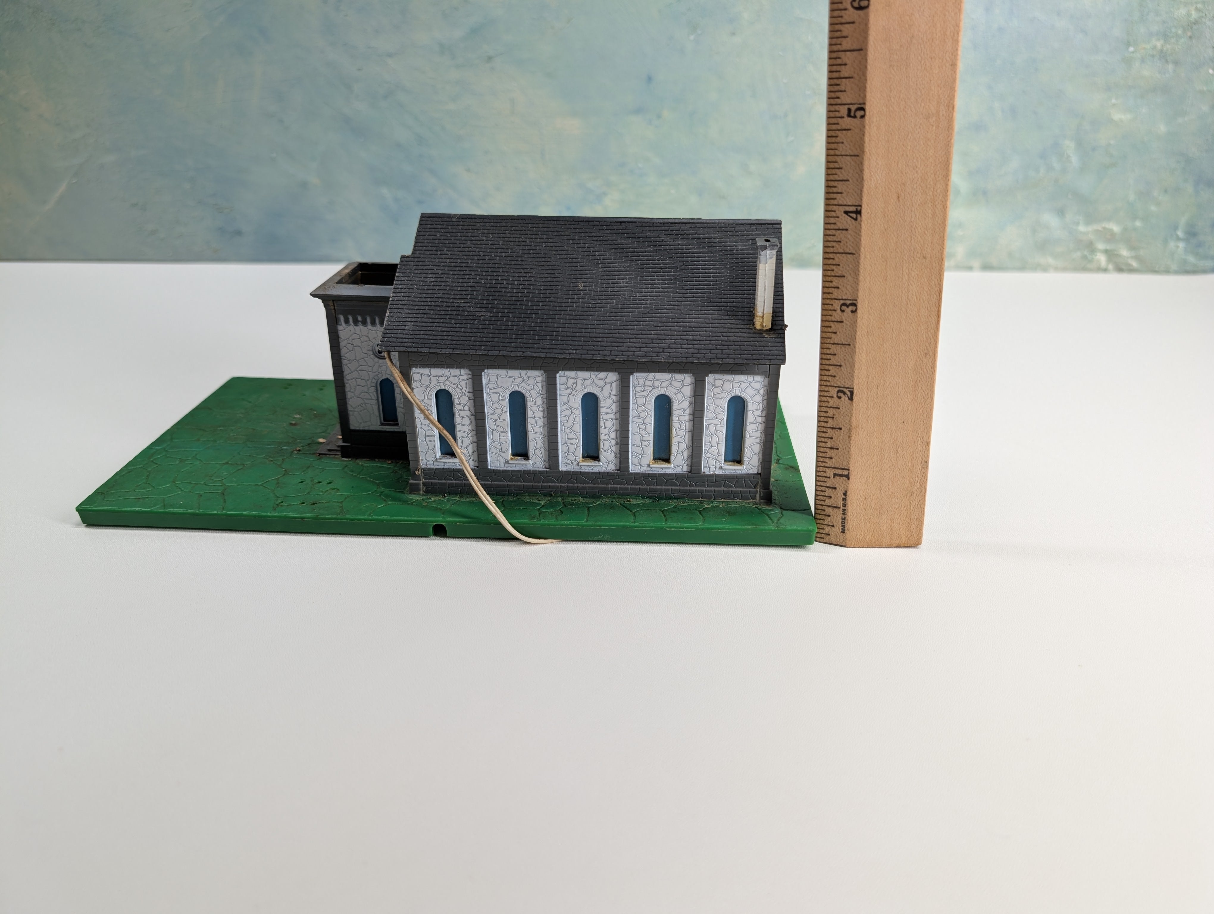 USED Tyco HO Scale Church