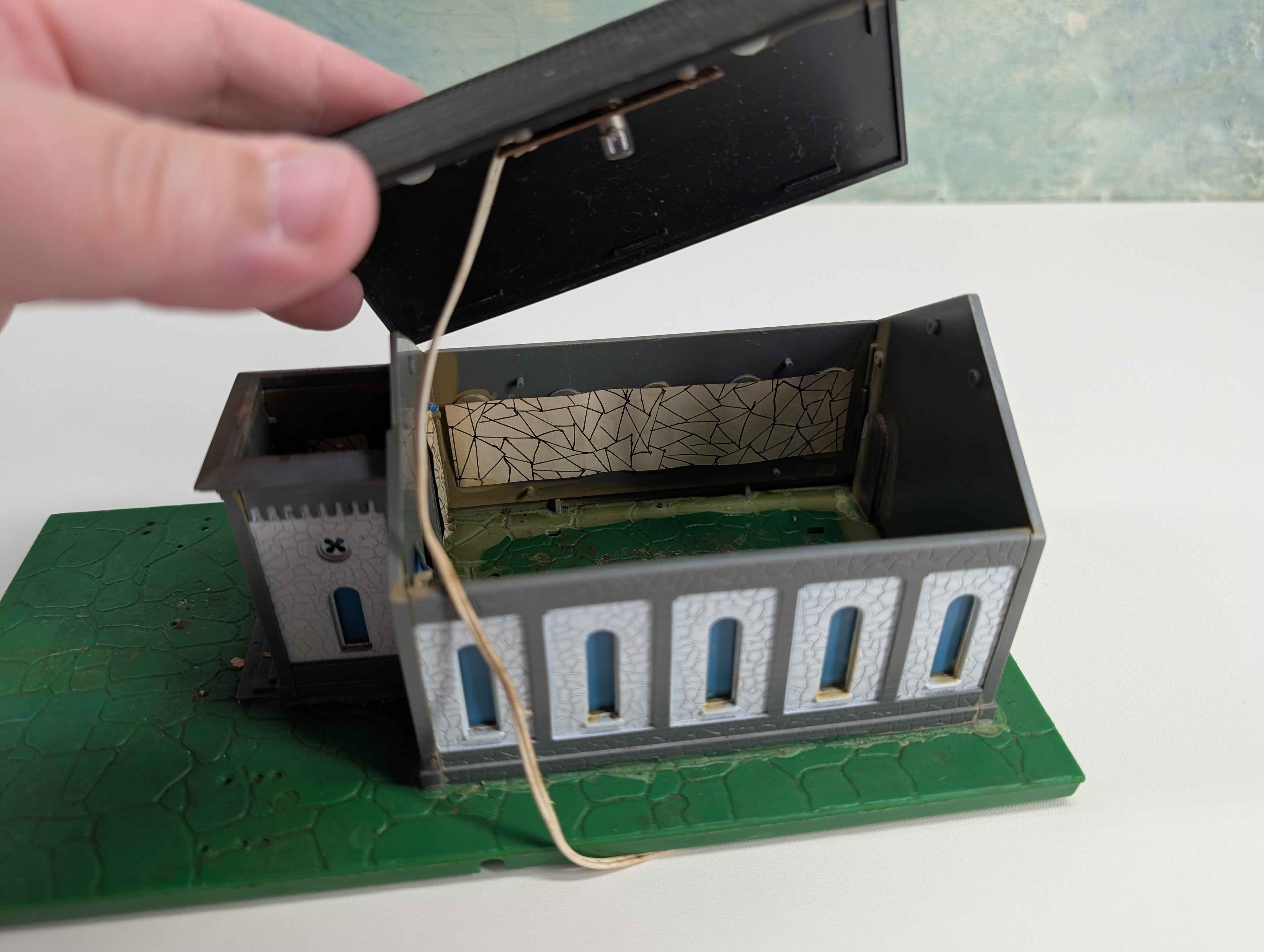 USED Tyco HO Scale Church
