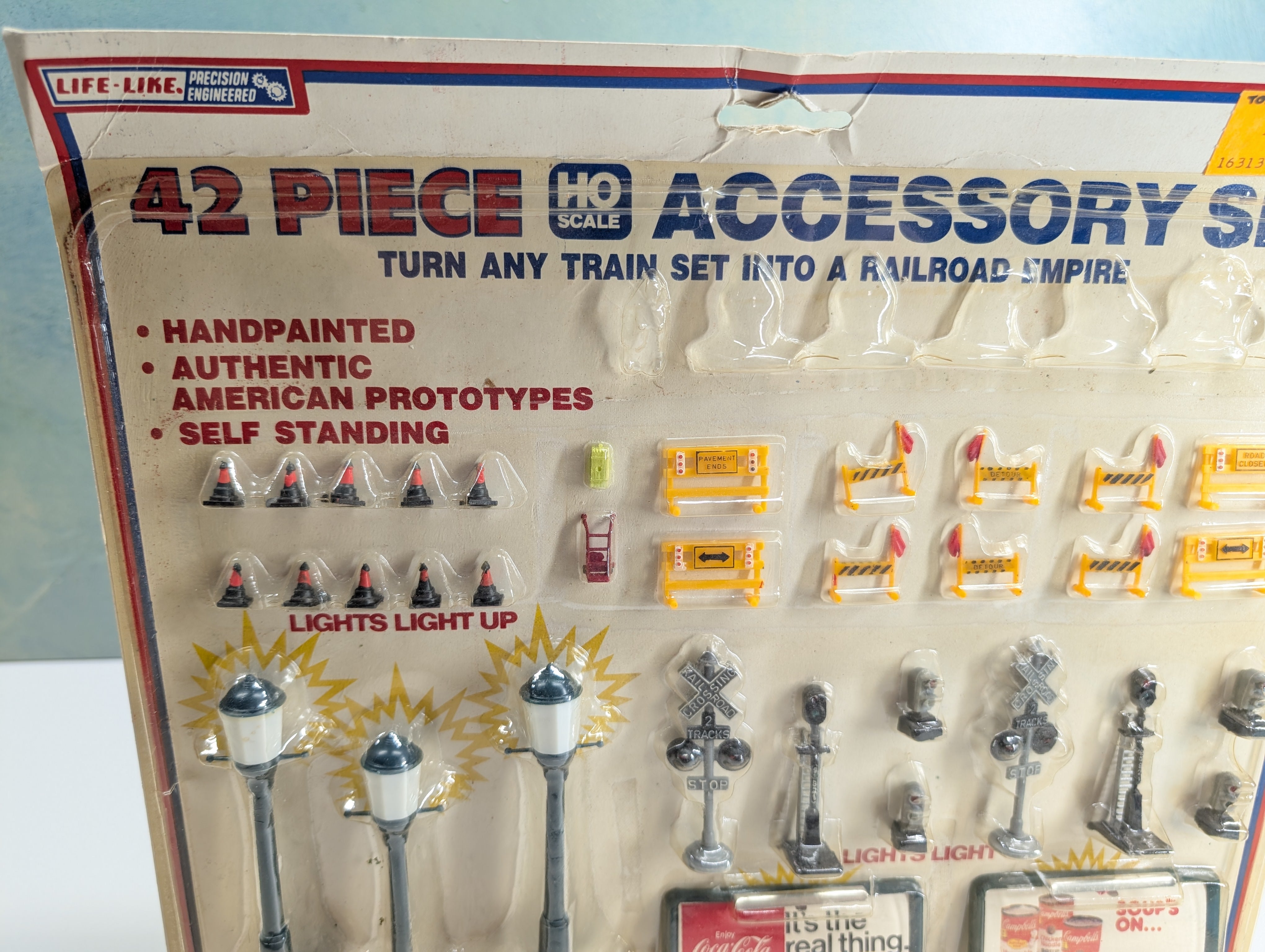 Life-Like 1220 HO Scale Accessory Set, Billboards, Construction, Lights (35 pcs)