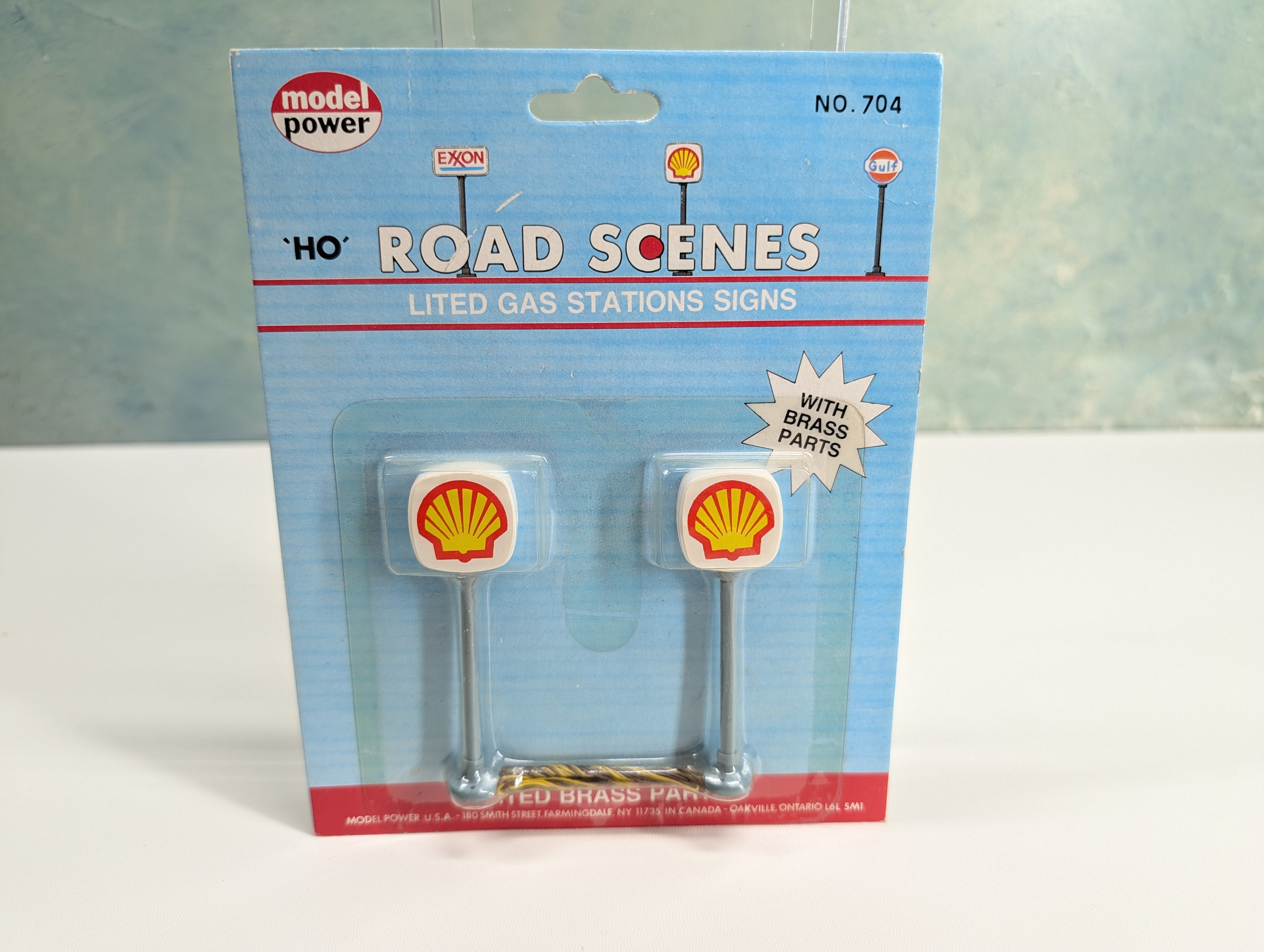 Model Power 704 HO Scale Lited Gas Station Signs, Shell (2 pcs)