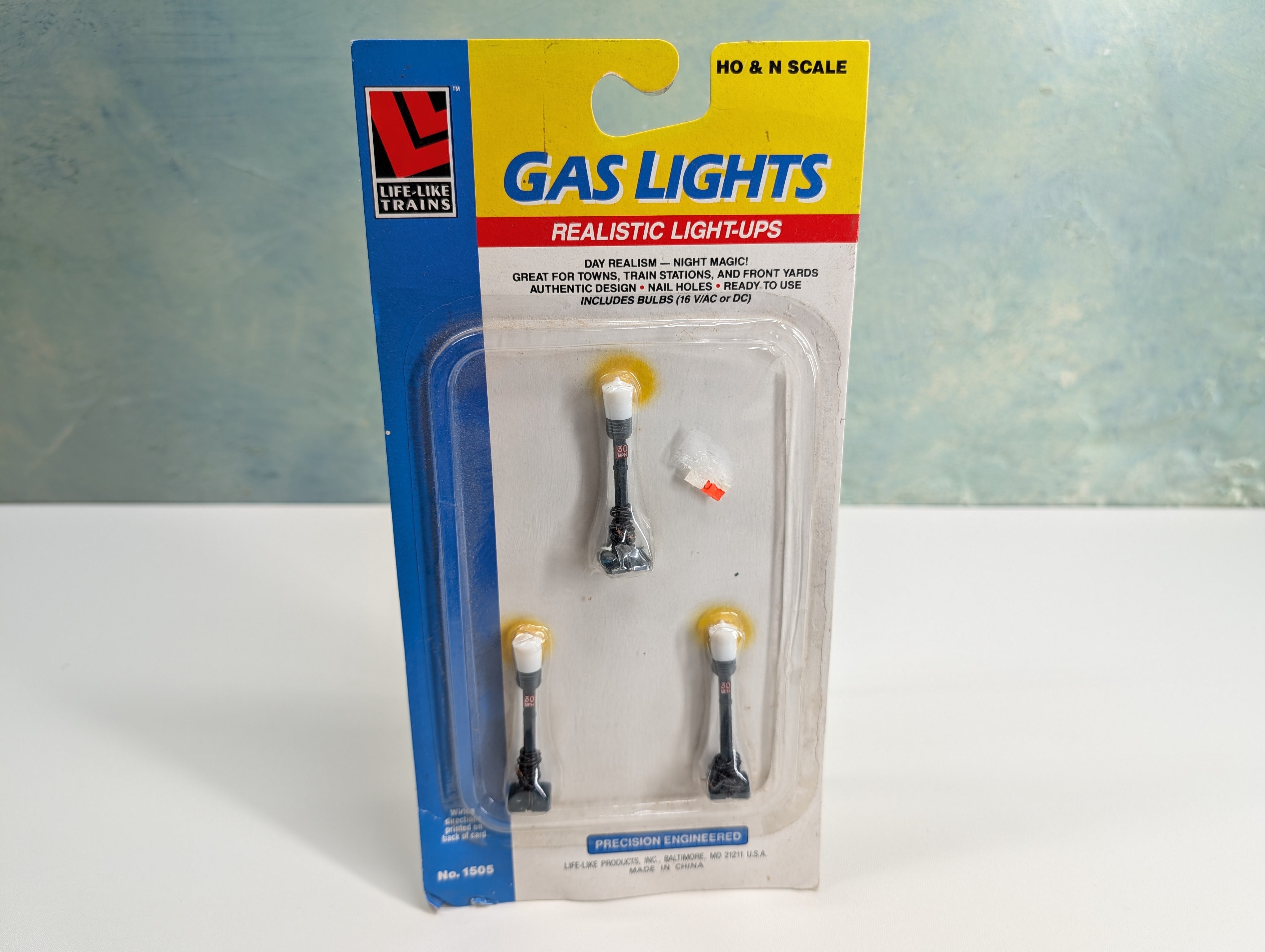 Life-Like 1505 HO Scale Pole Lights (3 pcs)
