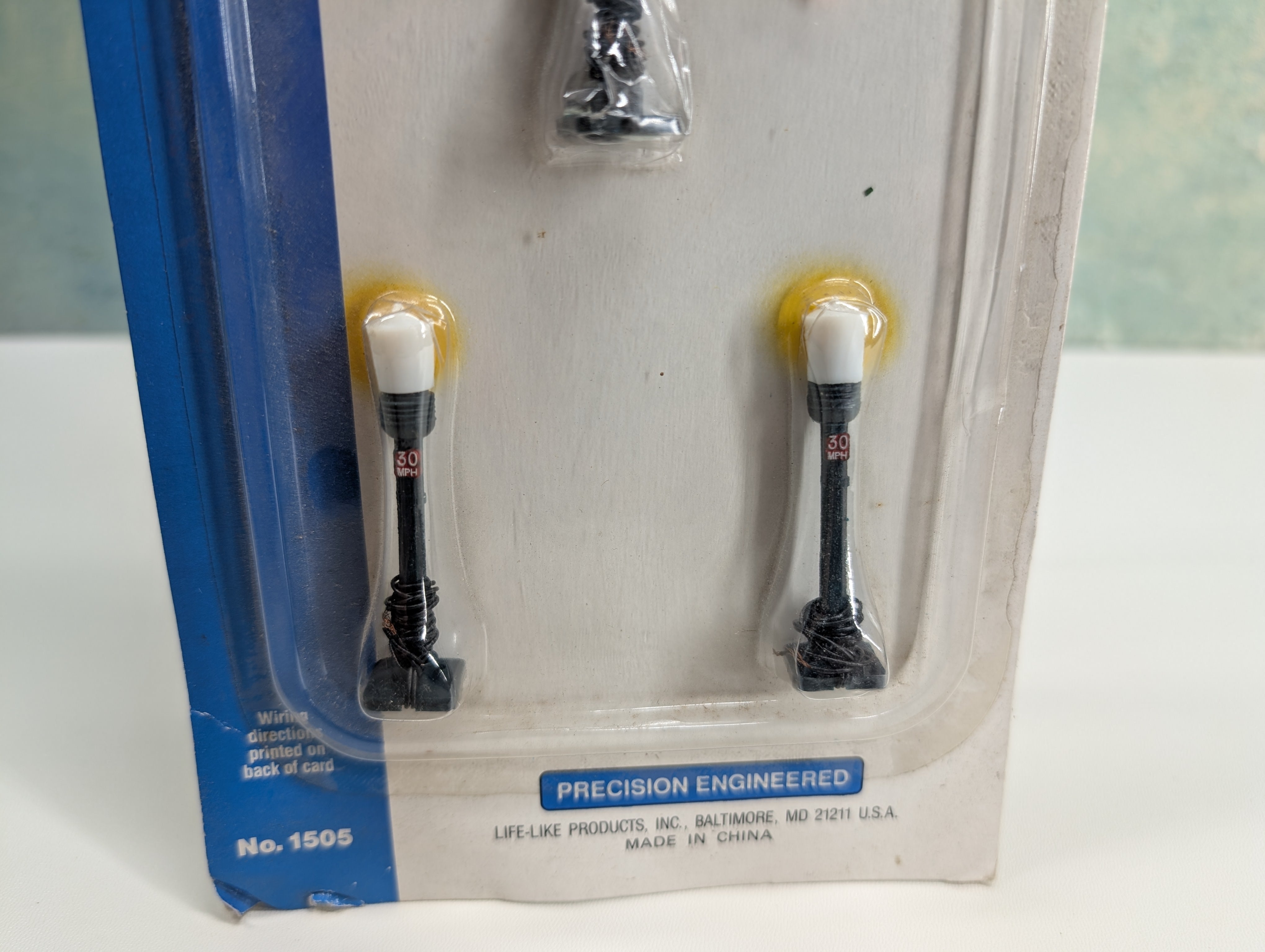 Life-Like 1505 HO Scale Pole Lights (3 pcs)