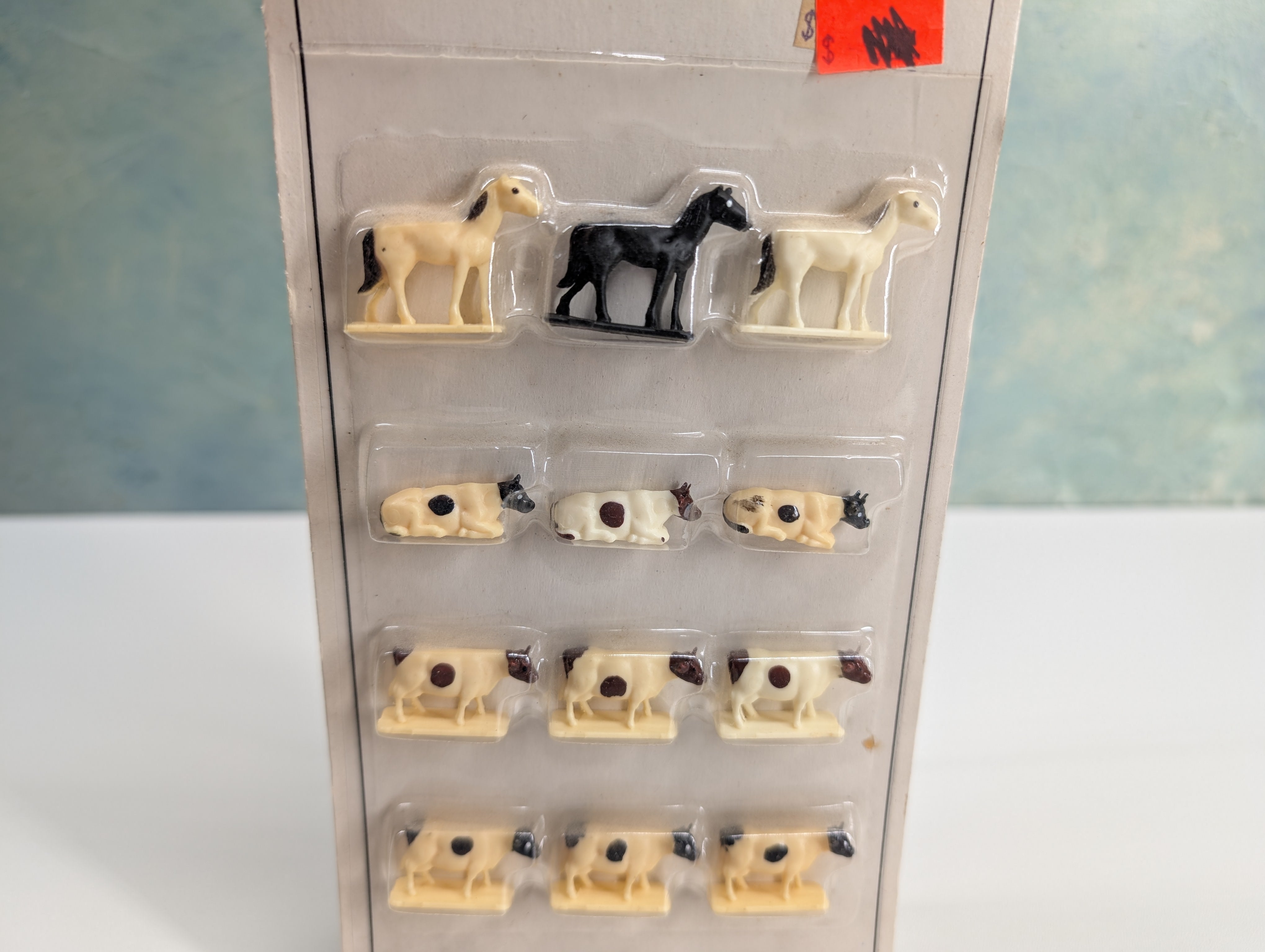 Bachmann #42-2301 HO Scale Farm Animal Set #1 (12 pcs)