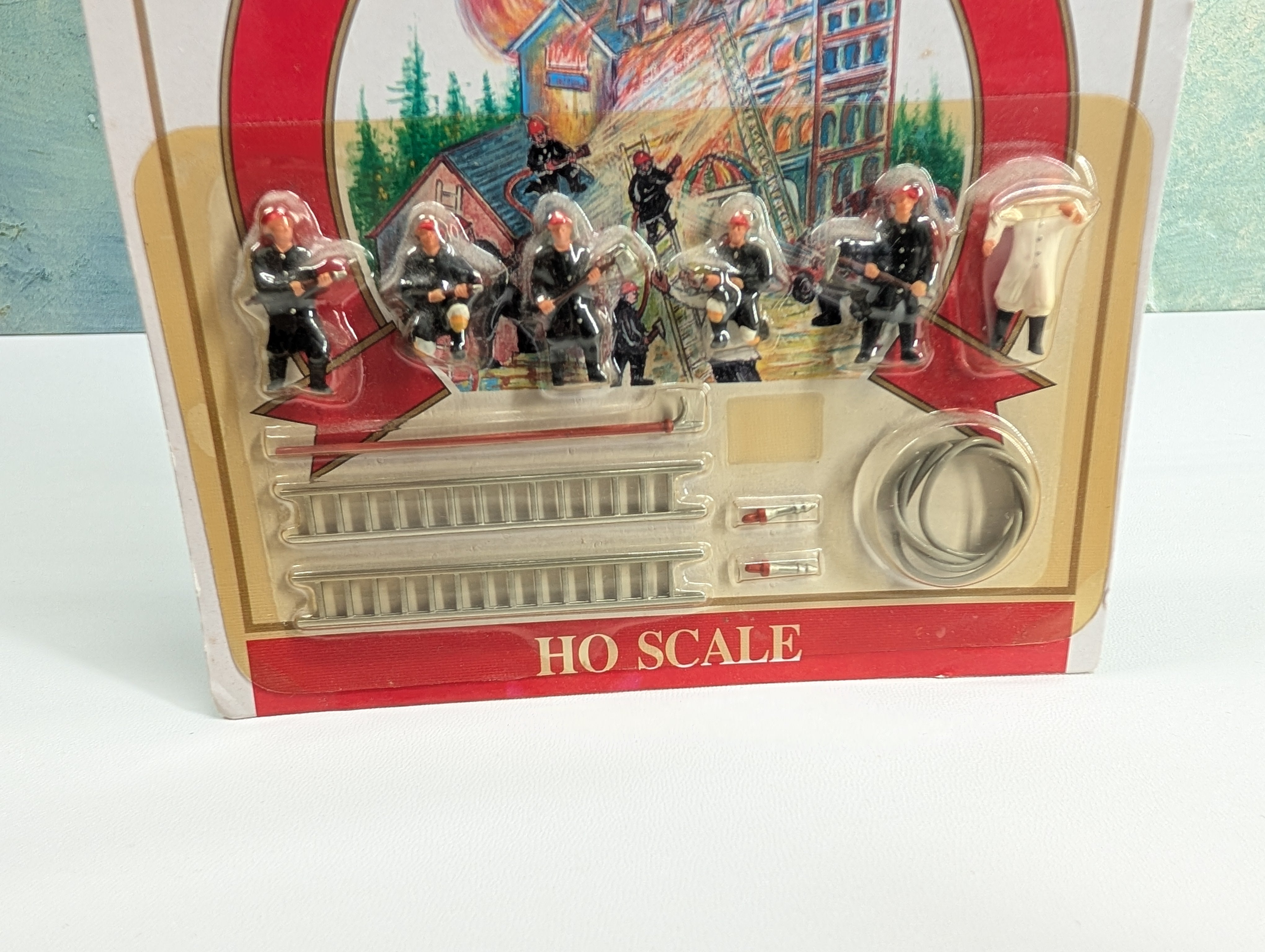 Model Power 5738 HO Scale Firemen w/ Accessories (12 pcs)