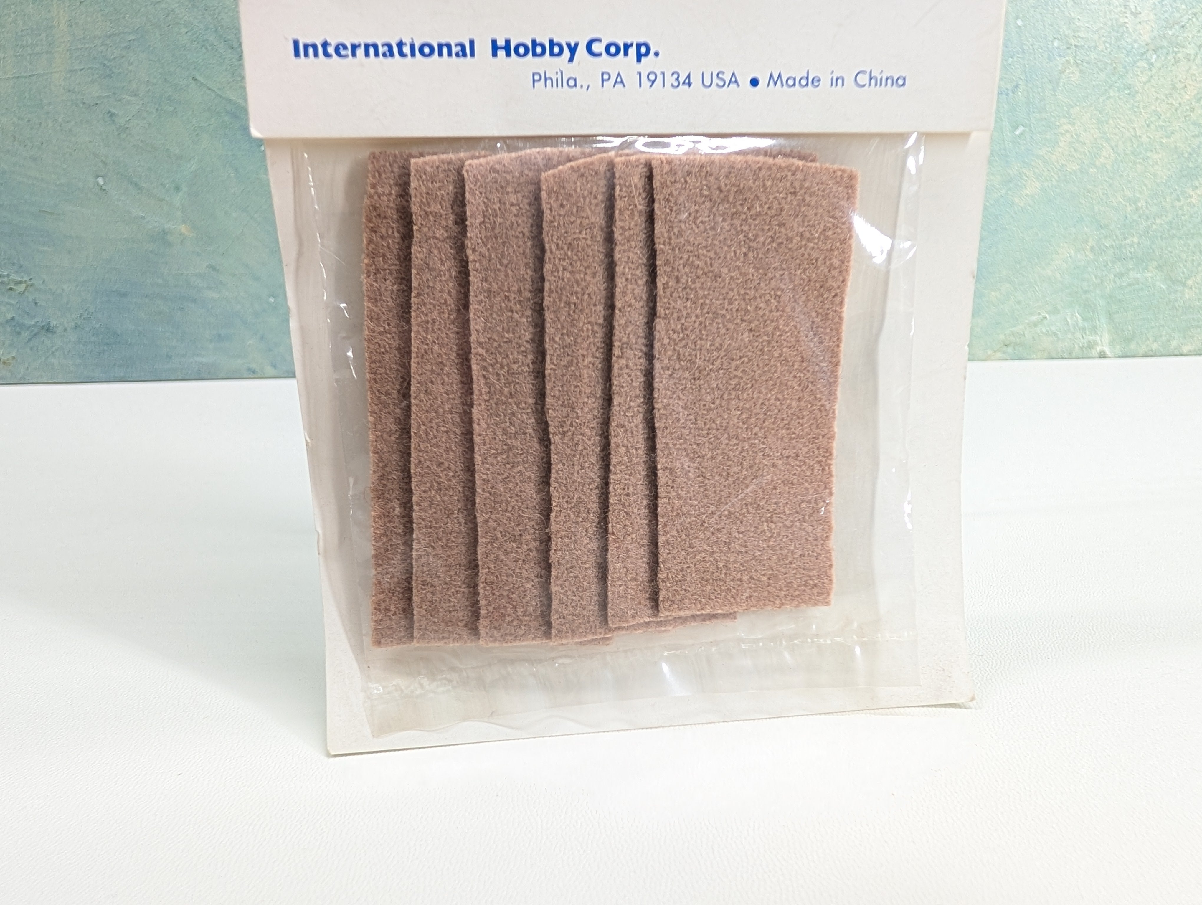 IHC 4398 HO Scale Reversible Replacement Track Cleaning Pads for IHC Track Cleaning Cars (6 pcs)