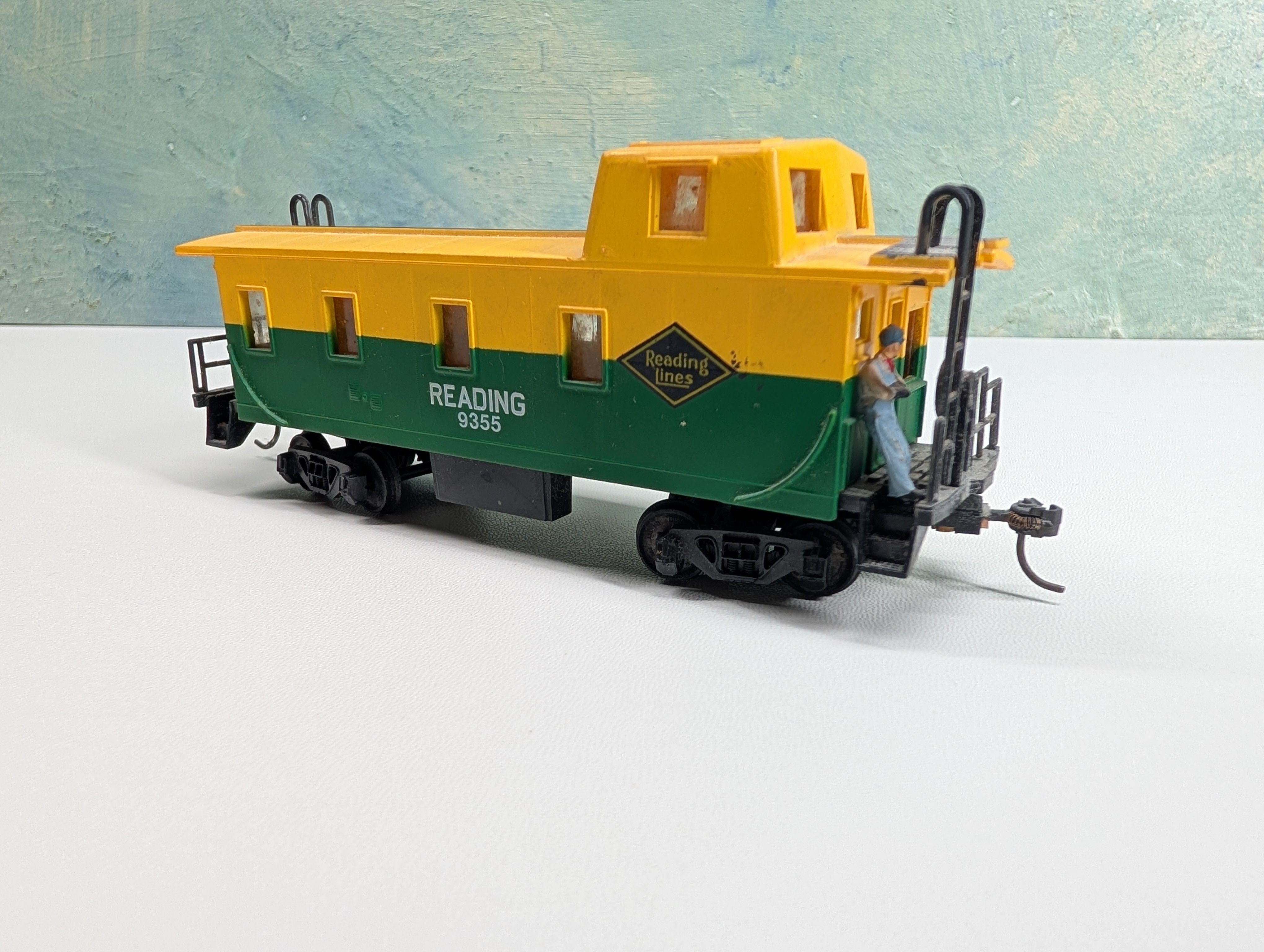 USED Bachmann HO Scale Caboose Reading RDG #9355