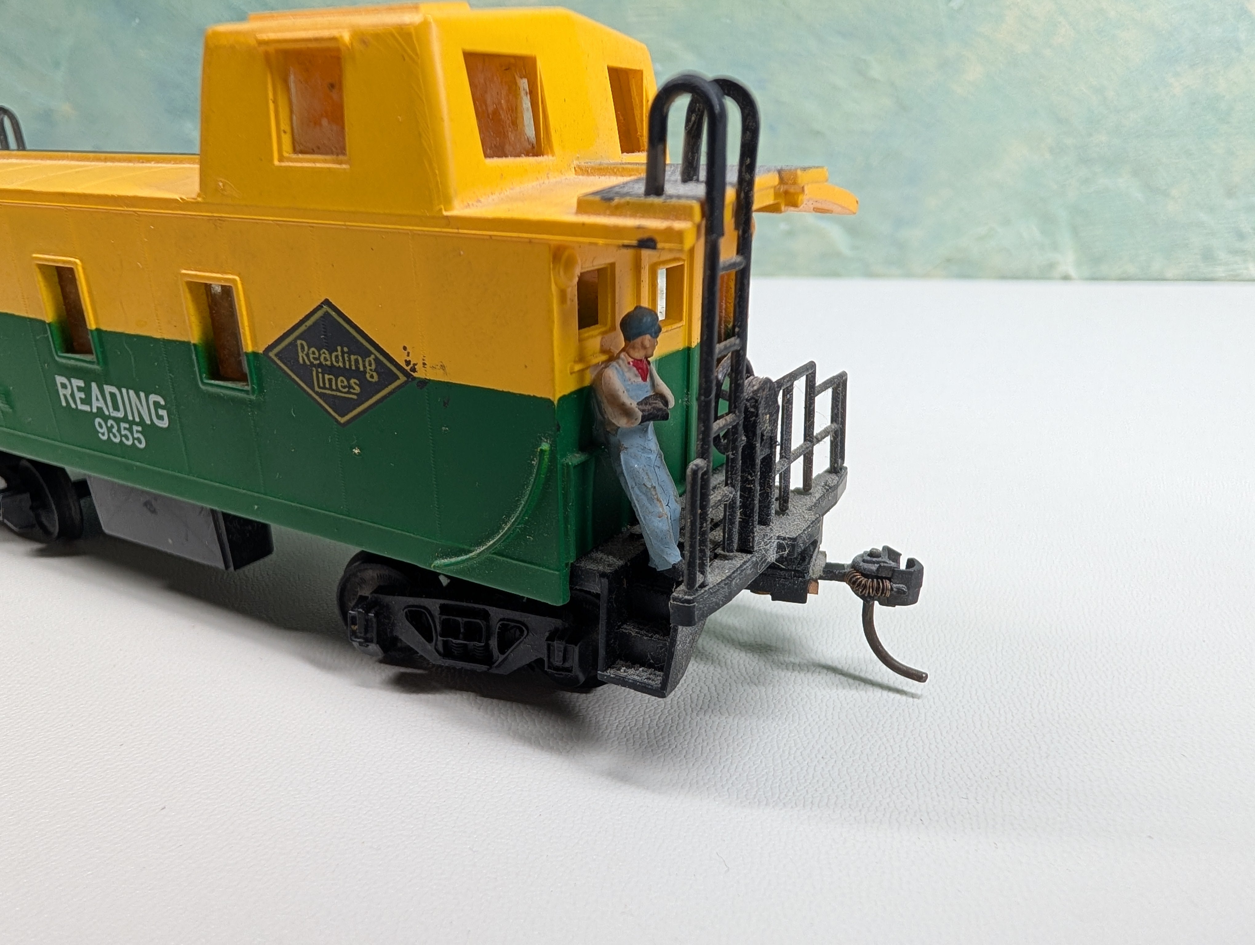 USED Bachmann HO Scale Caboose Reading RDG #9355