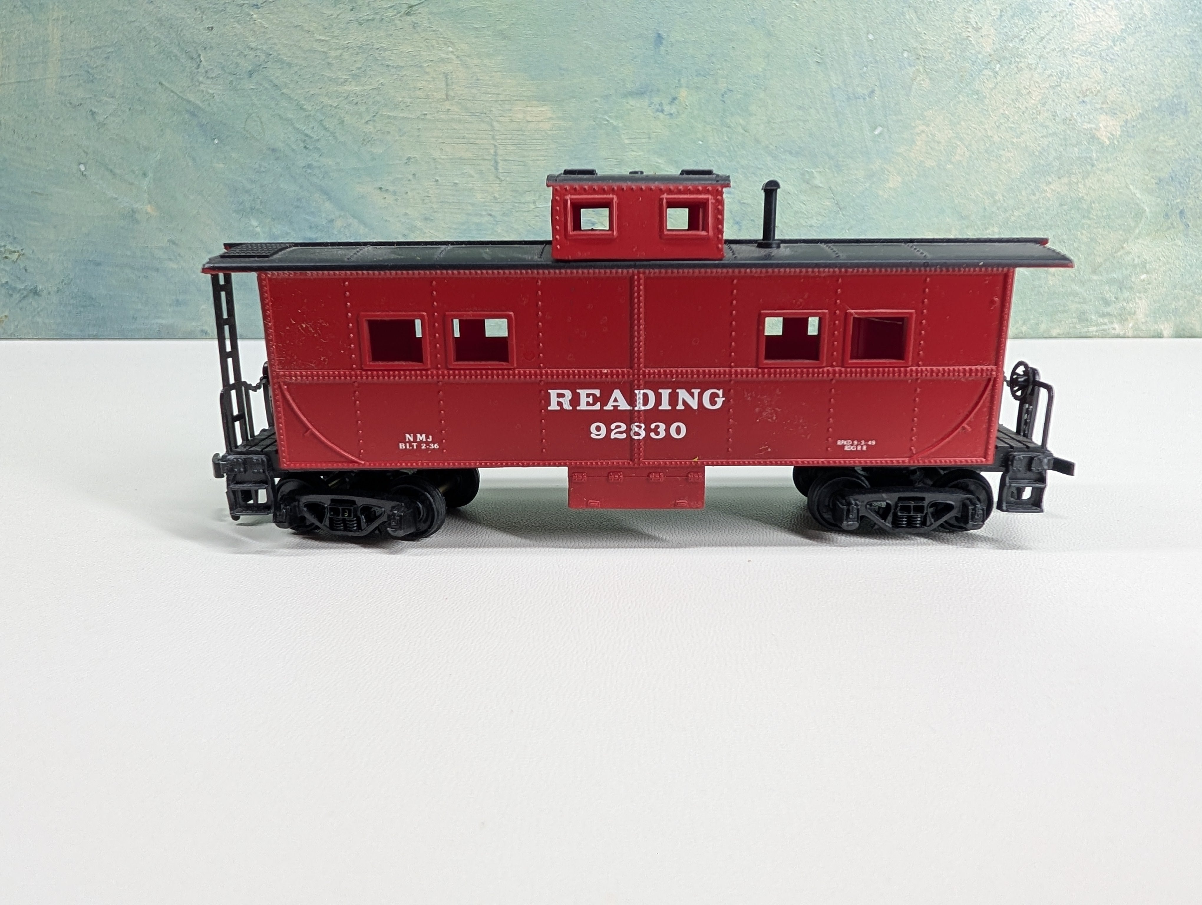 USED Mantua HO Scale Heavyweight Caboose Reading RDG #92830