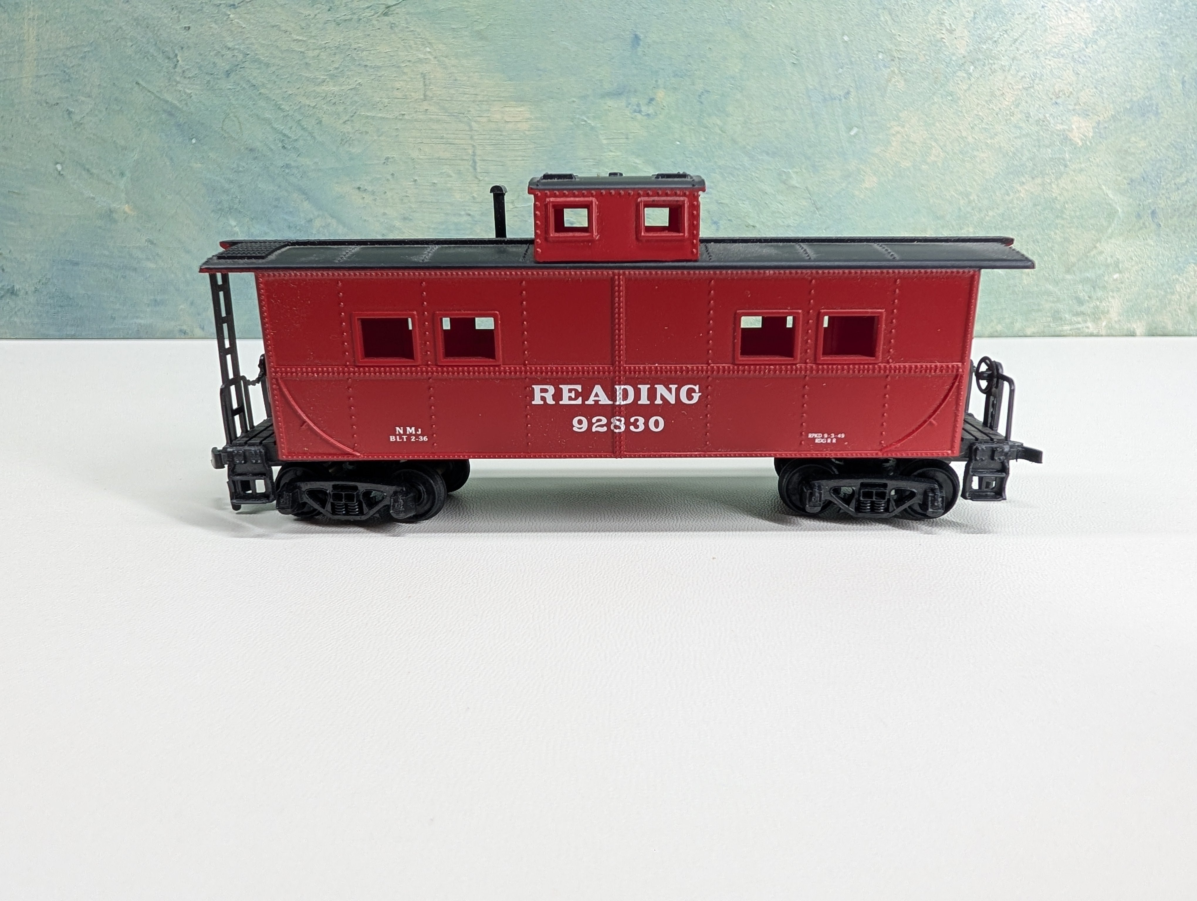 USED Mantua HO Scale Heavyweight Caboose Reading RDG #92830