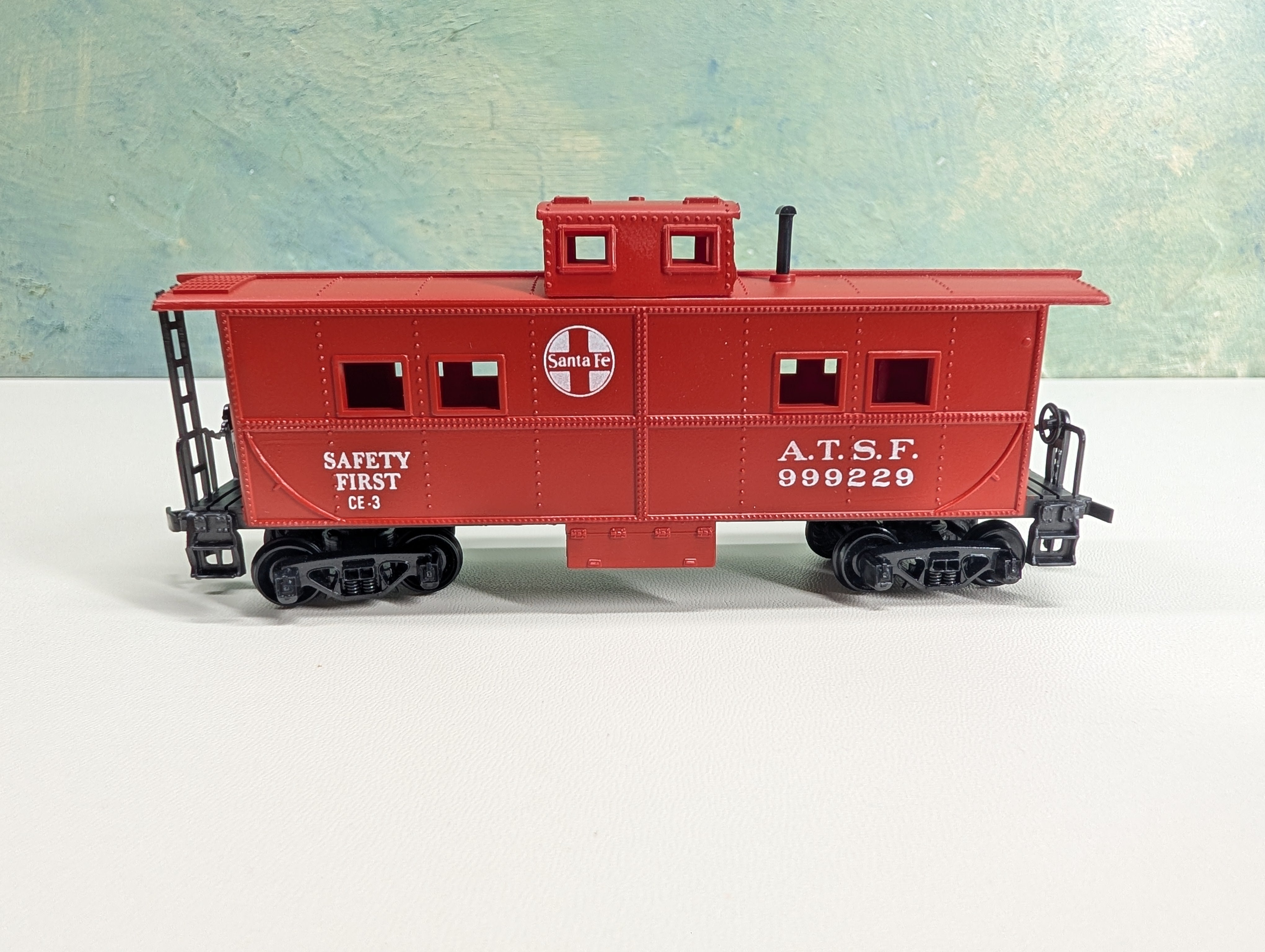 USED Mantua HO Scale Heavyweight Caboose Santa Fe ATSF #999229