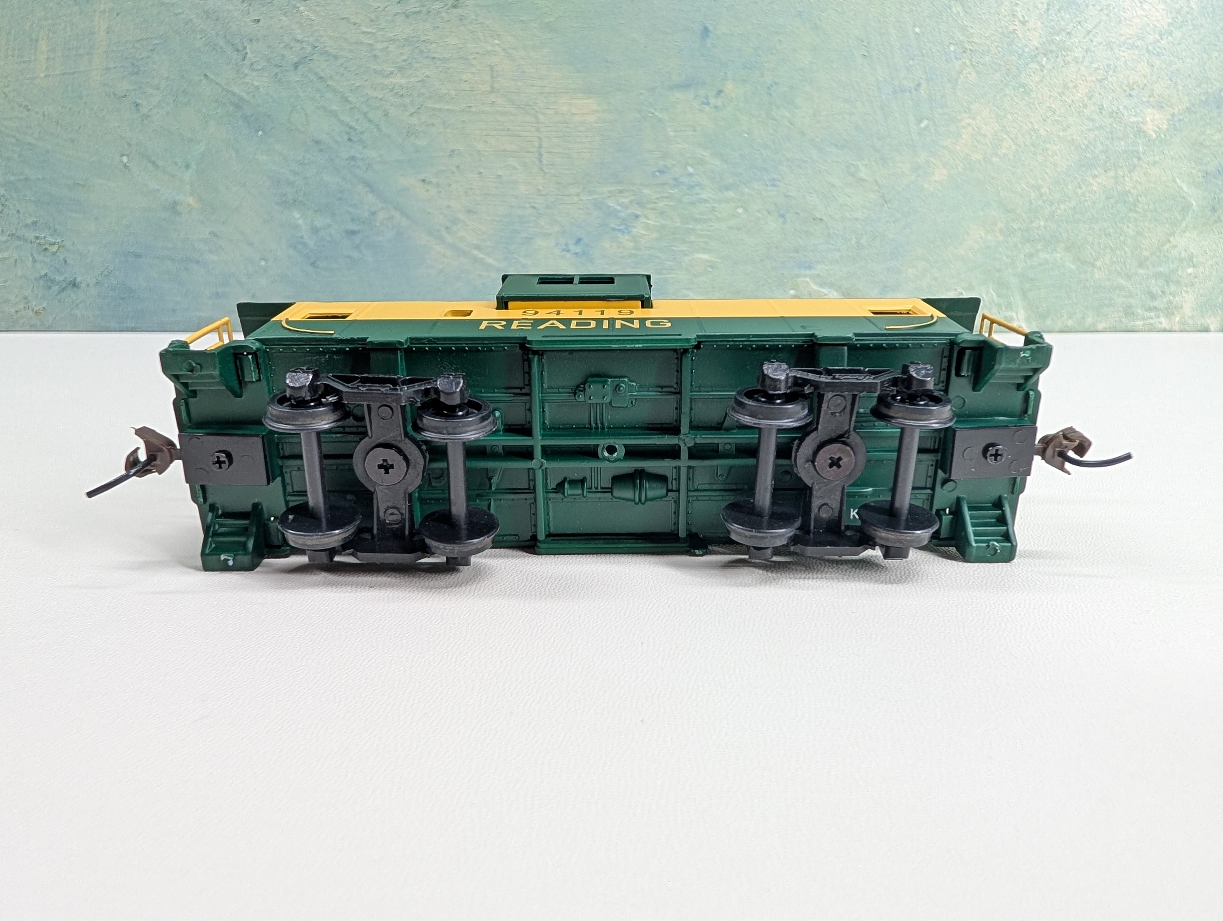 USED Bachmann HO Scale Caboose Reading RDG #94119 Modern Gearboxes