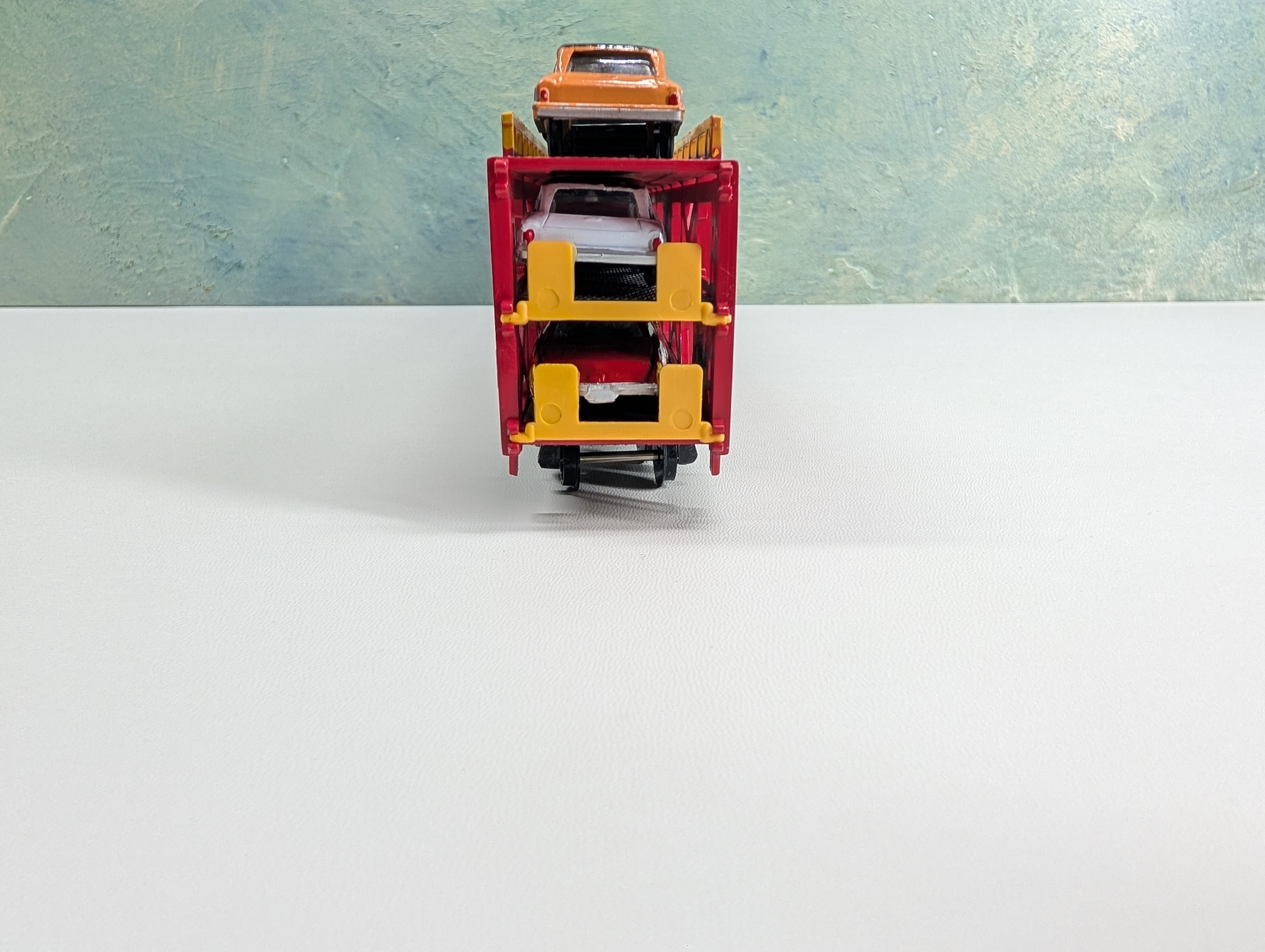 USED Bachmann #46-1200-02 HO Scale Tri-Level Car Transporter w/ 15 Vehicles Santa Fe ATSF #88969