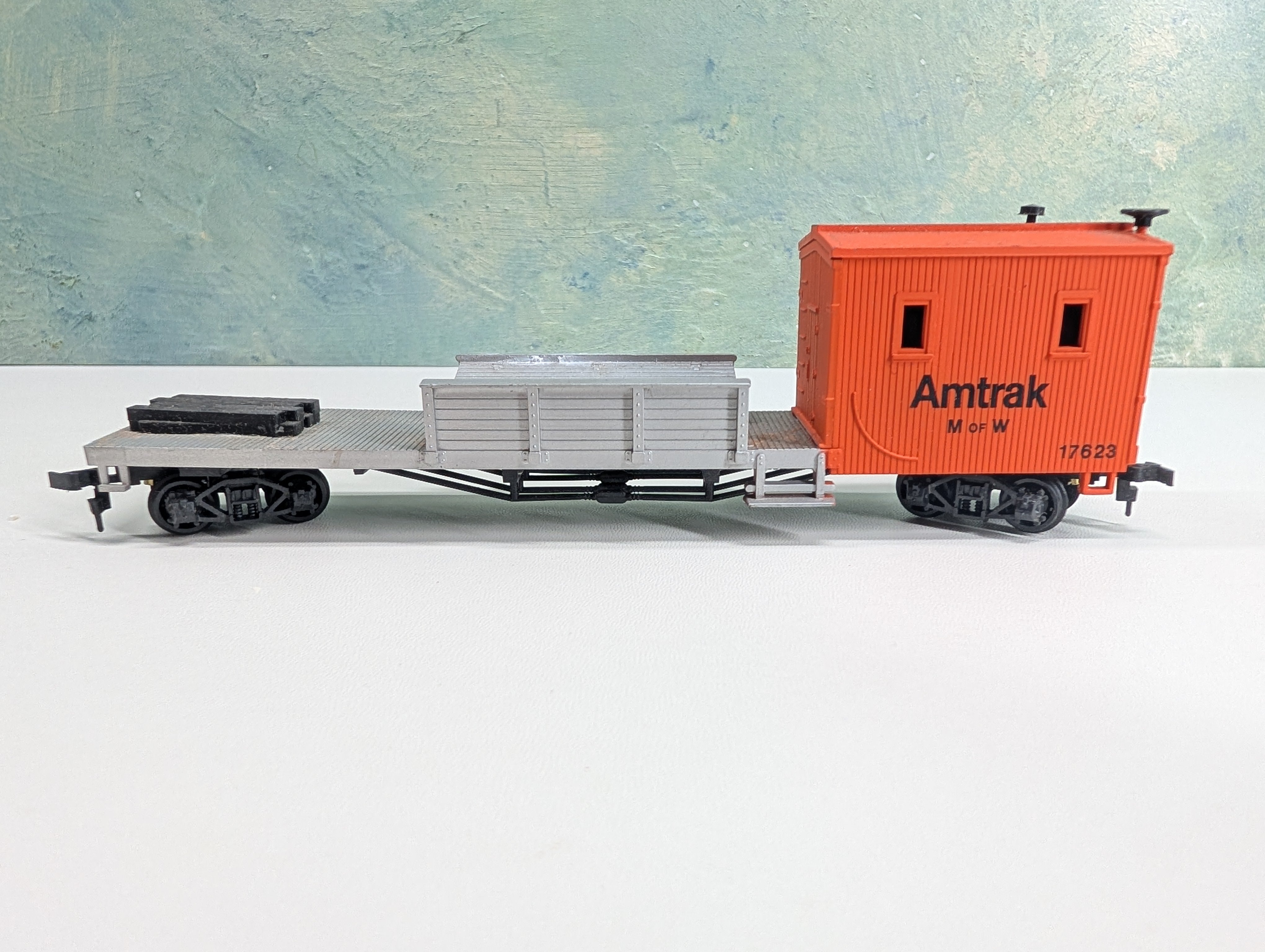 USED Bachmann HO Scale MOW Boom Tender Amtrak #17623