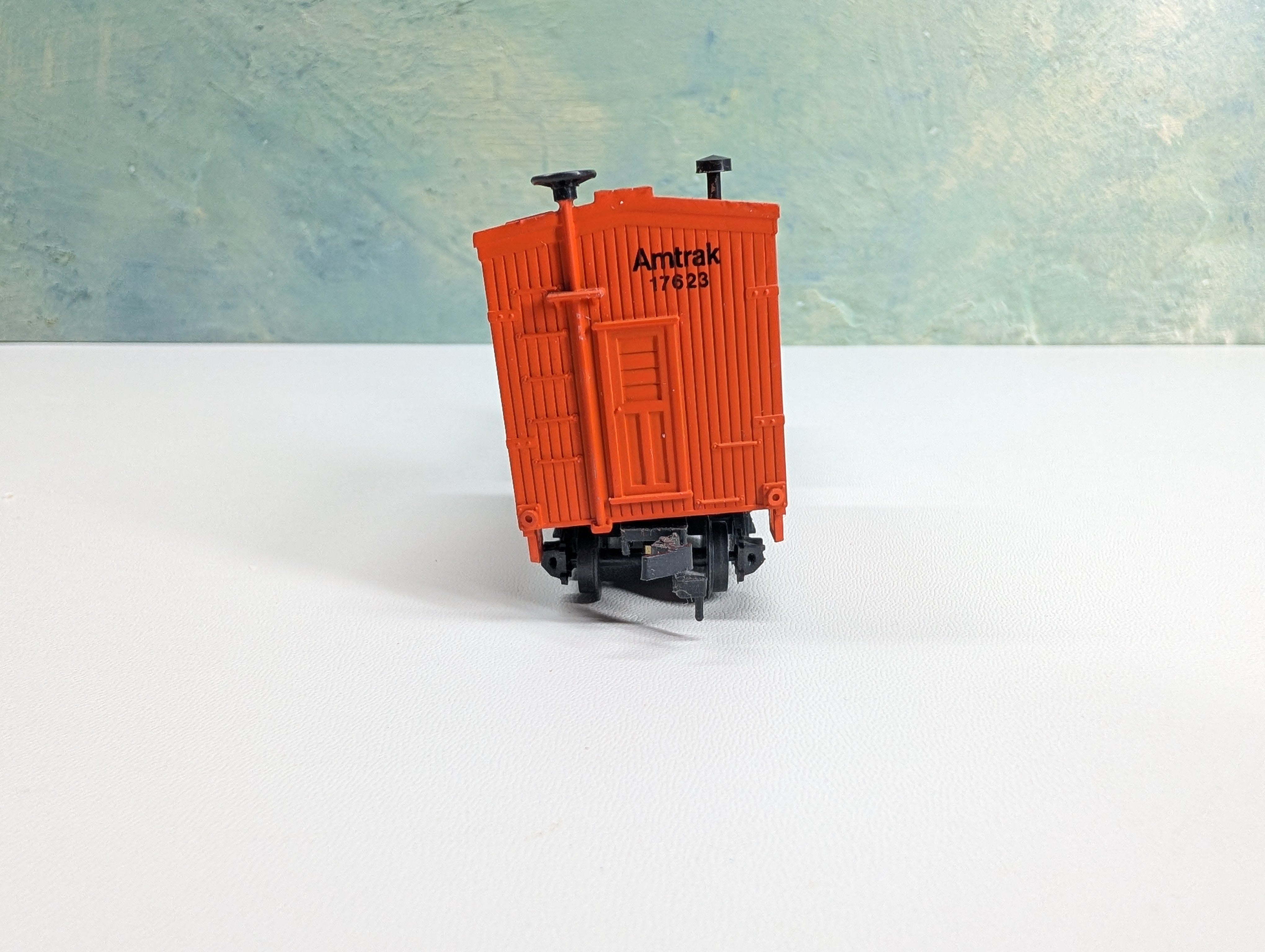 USED Bachmann HO Scale MOW Boom Tender Amtrak #17623