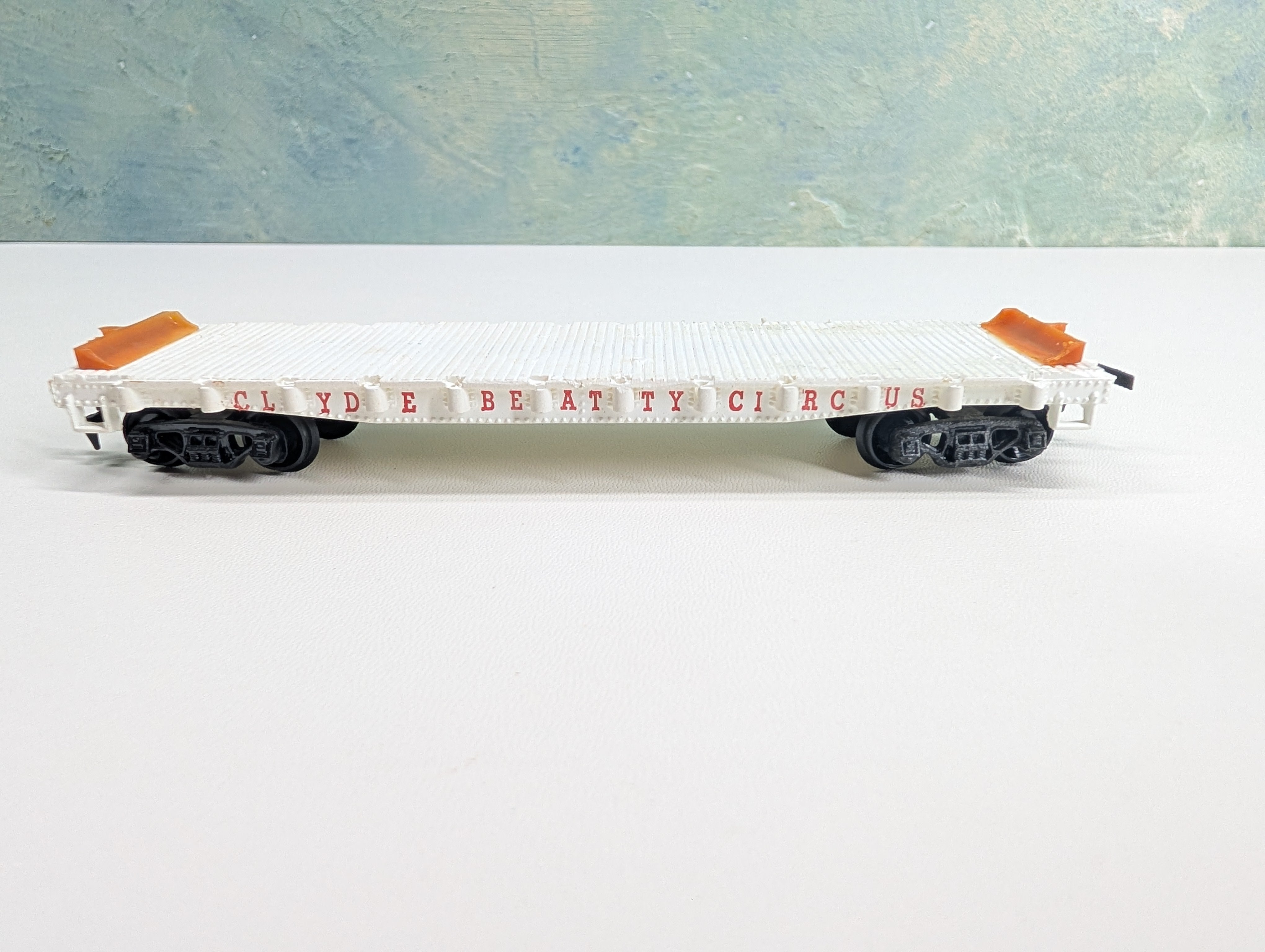 USED Life-Like HO Scale 40' Circus Flat Car Clyde Beatty