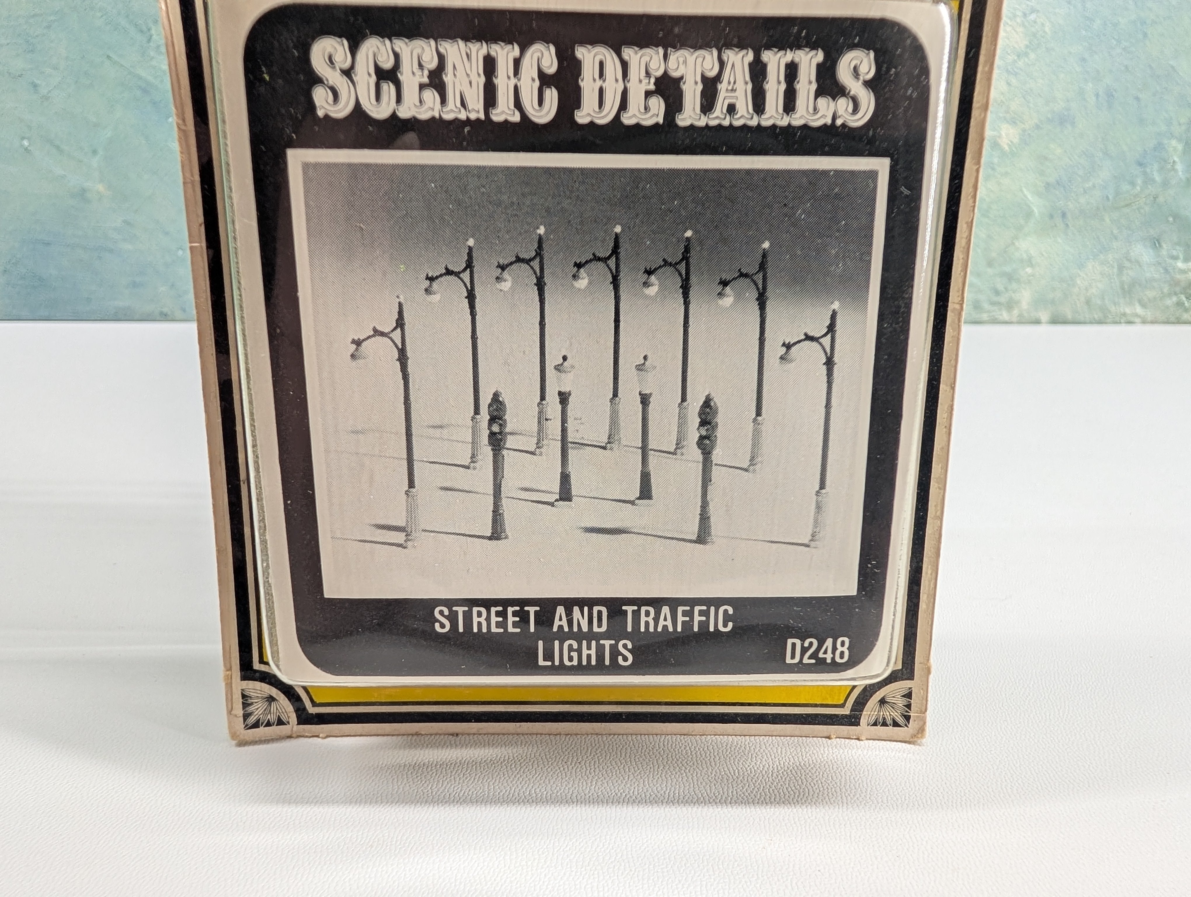 Woodland Scenics D248 HO Scale Street and Traffic Lights
