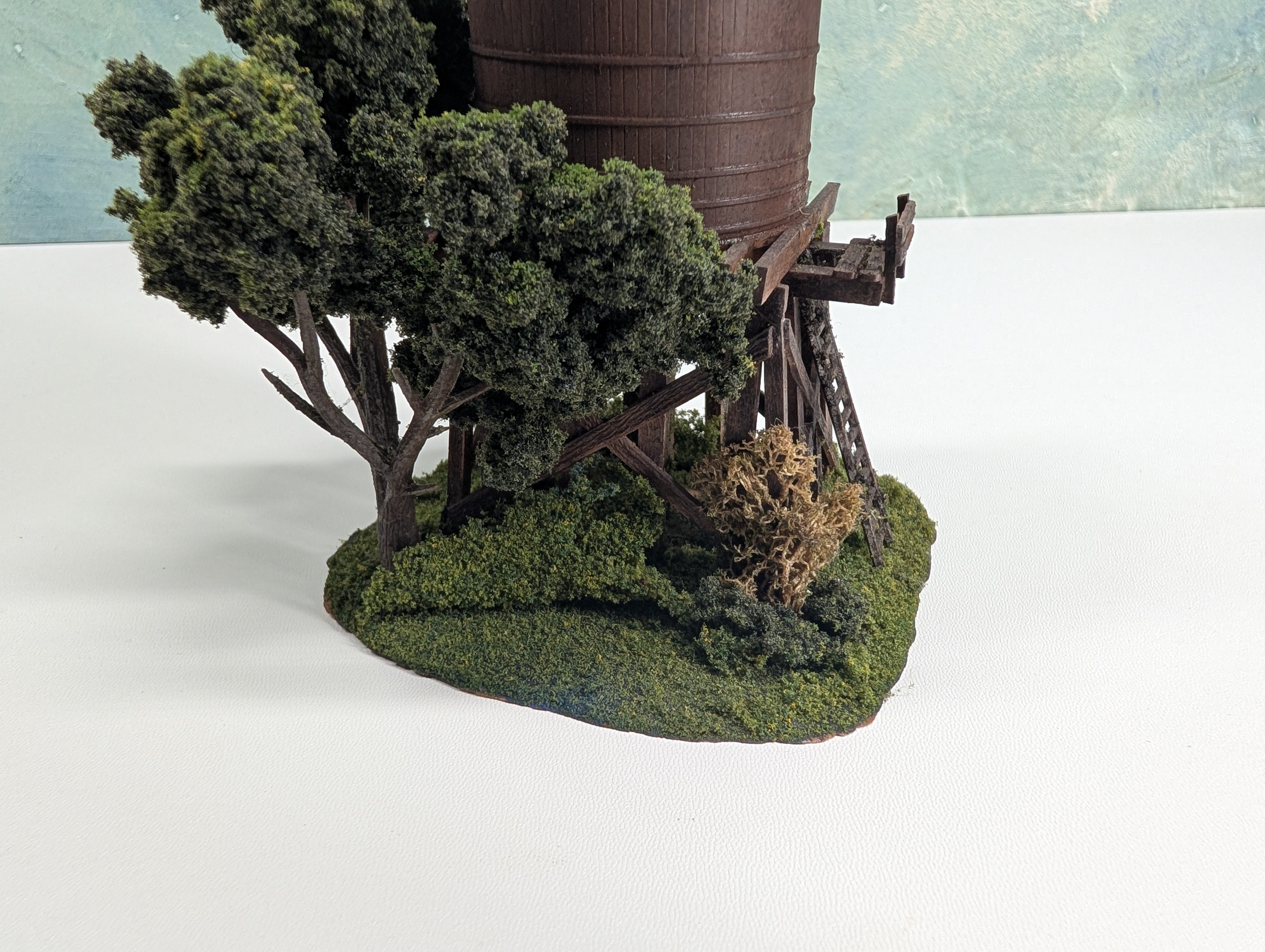 USED HO Scale Weathered and Detailed Small Water Tower