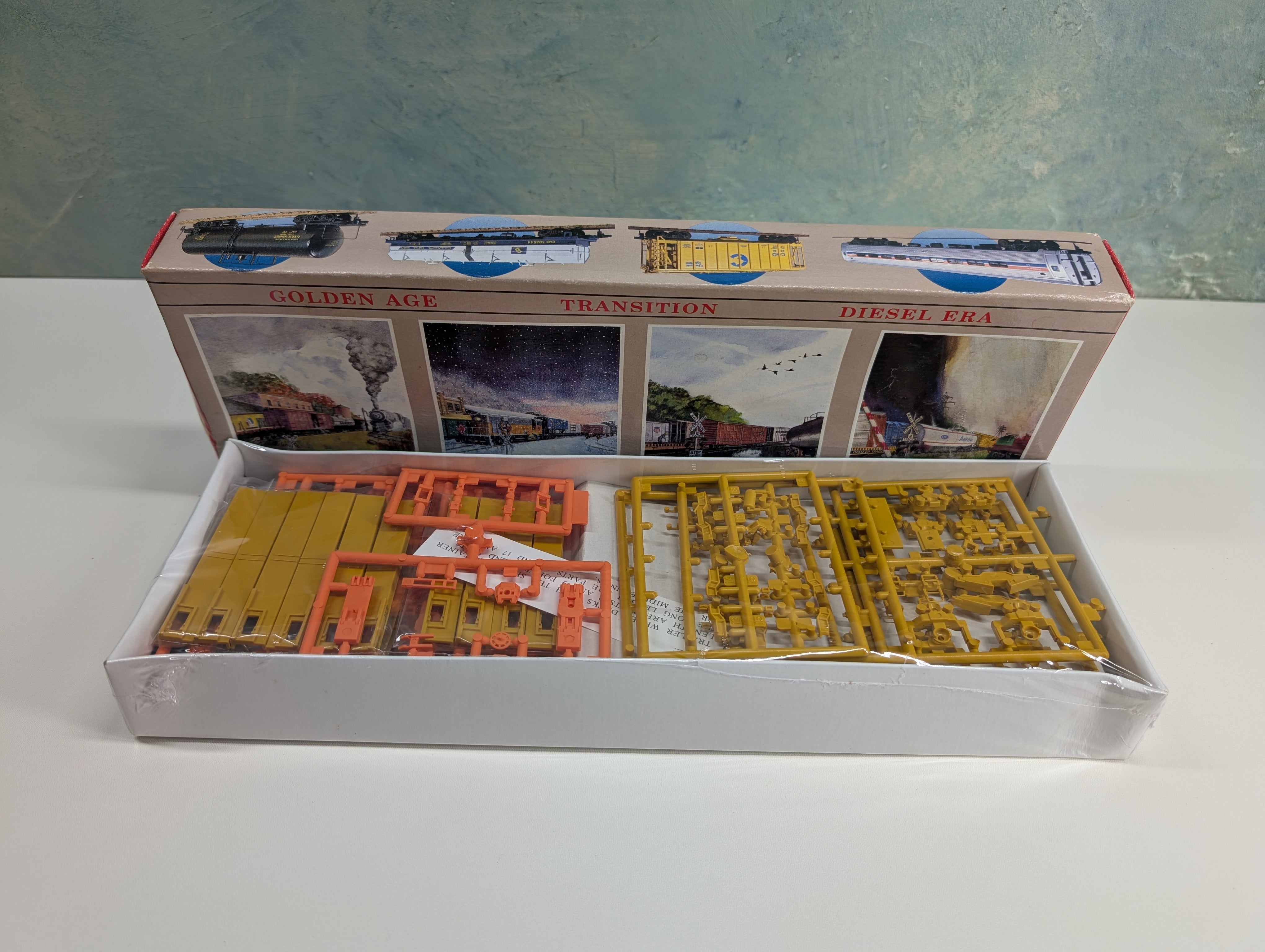 Walthers 932-3934 HO Scale 263' 5-Unit All Purpose Spine Car (SEALED) Union Pacific #59607 KIT