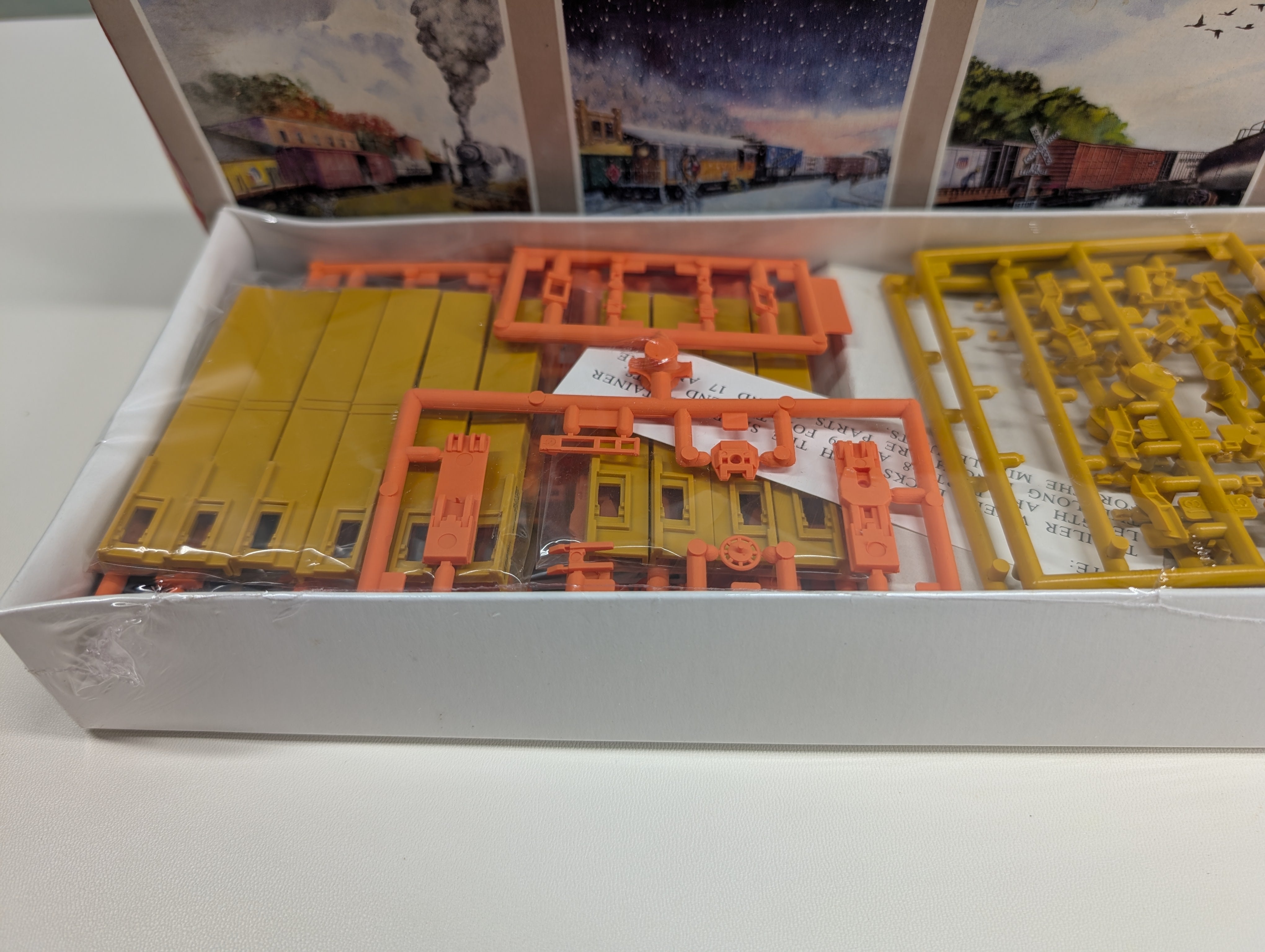 Walthers 932-3934 HO Scale 263' 5-Unit All Purpose Spine Car (SEALED) Union Pacific #59607 KIT