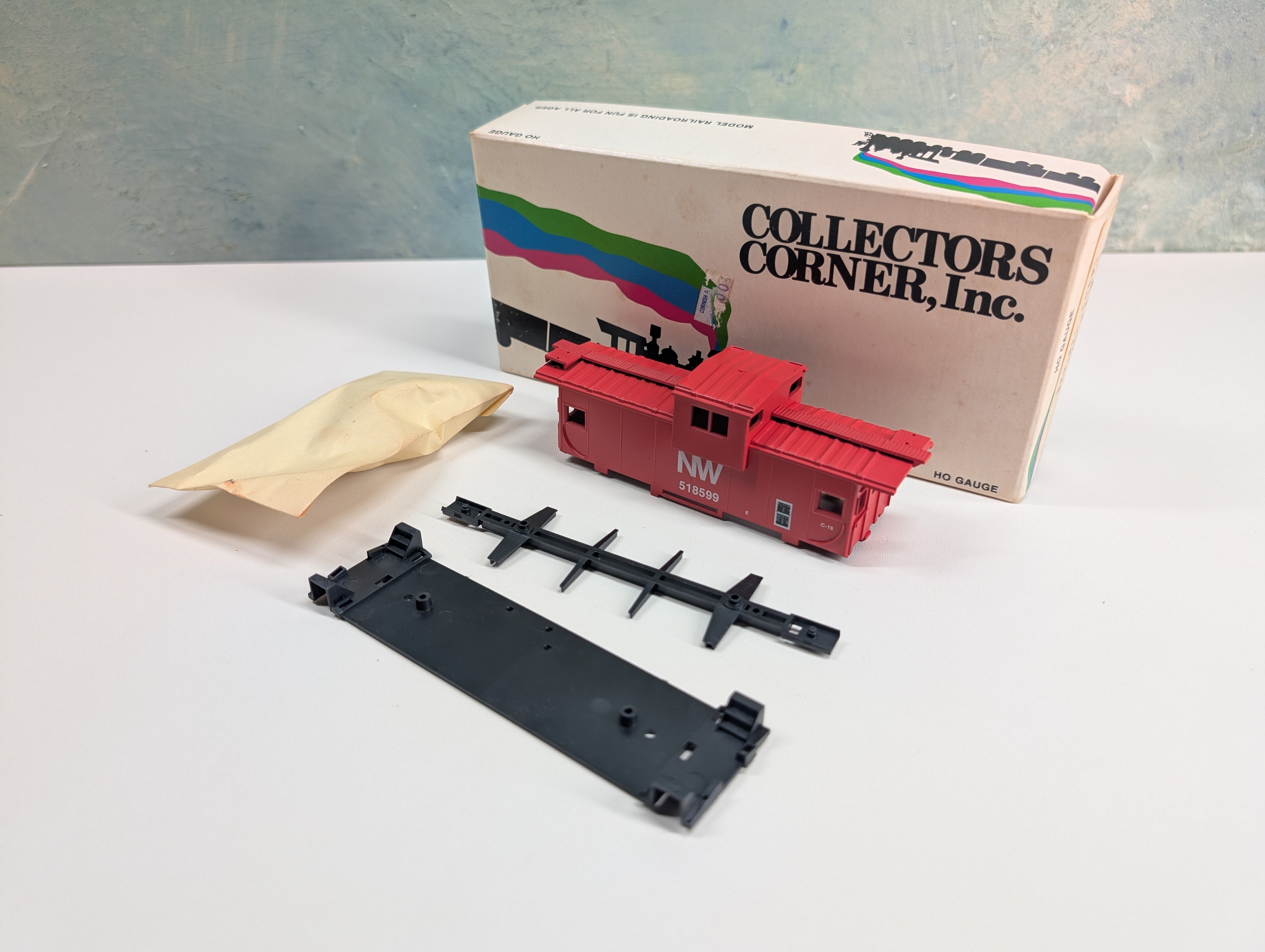 USED Athearn 1251 HO Scale Bev-Bel Caboose Norfolk & Western NW #518599 KIT