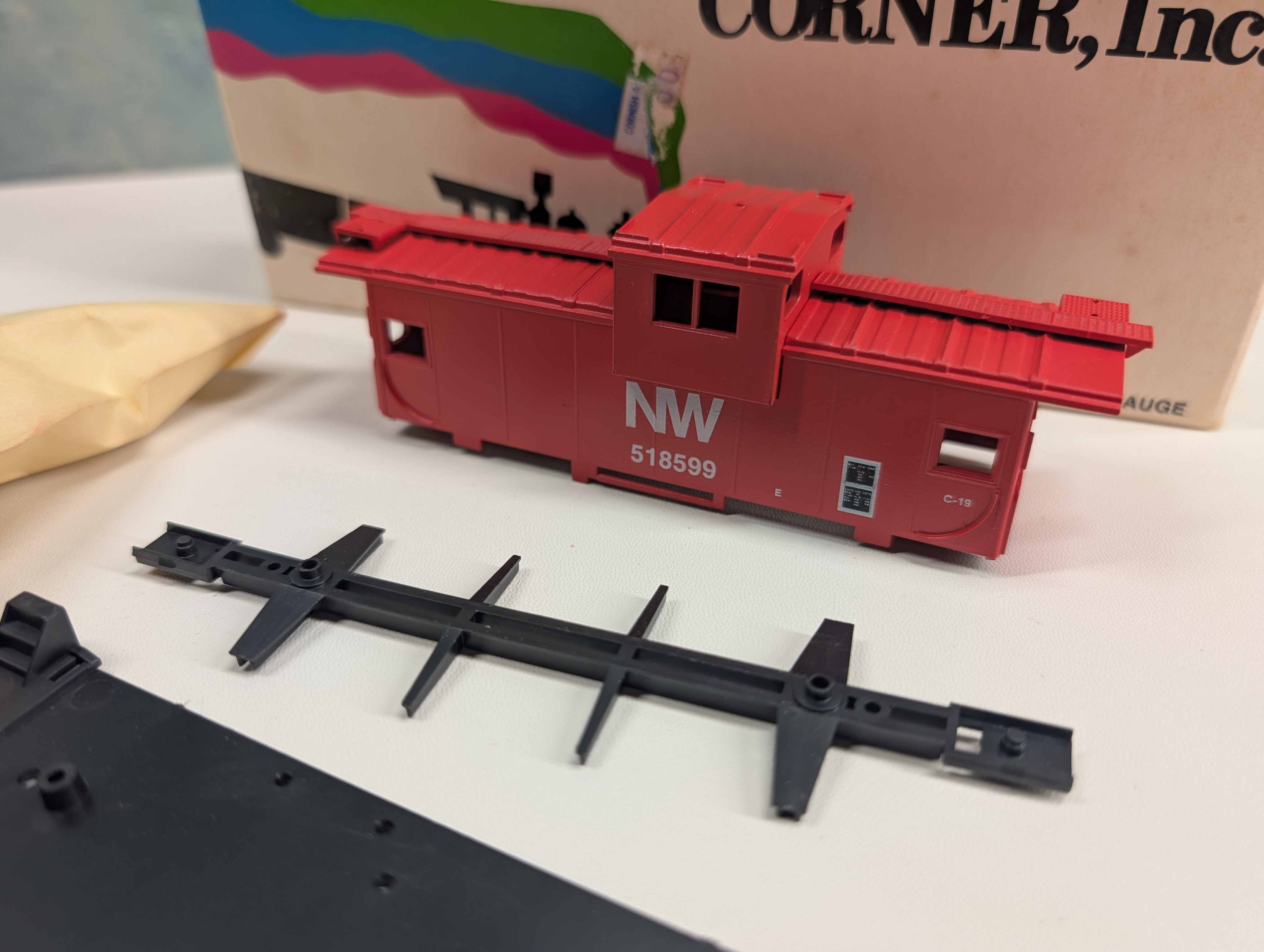 USED Athearn 1251 HO Scale Bev-Bel Caboose Norfolk & Western NW #518599 KIT