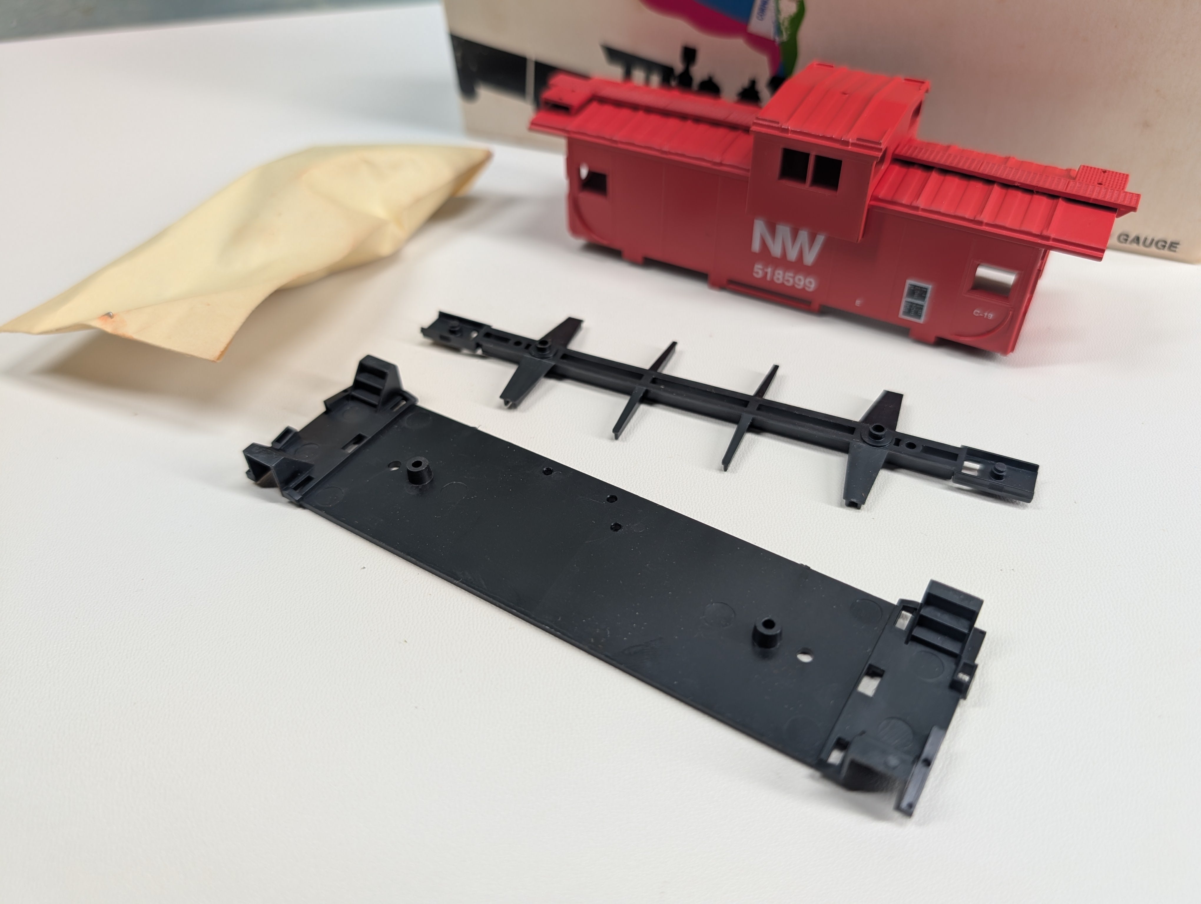 USED Athearn 1251 HO Scale Bev-Bel Caboose Norfolk & Western NW #518599 KIT