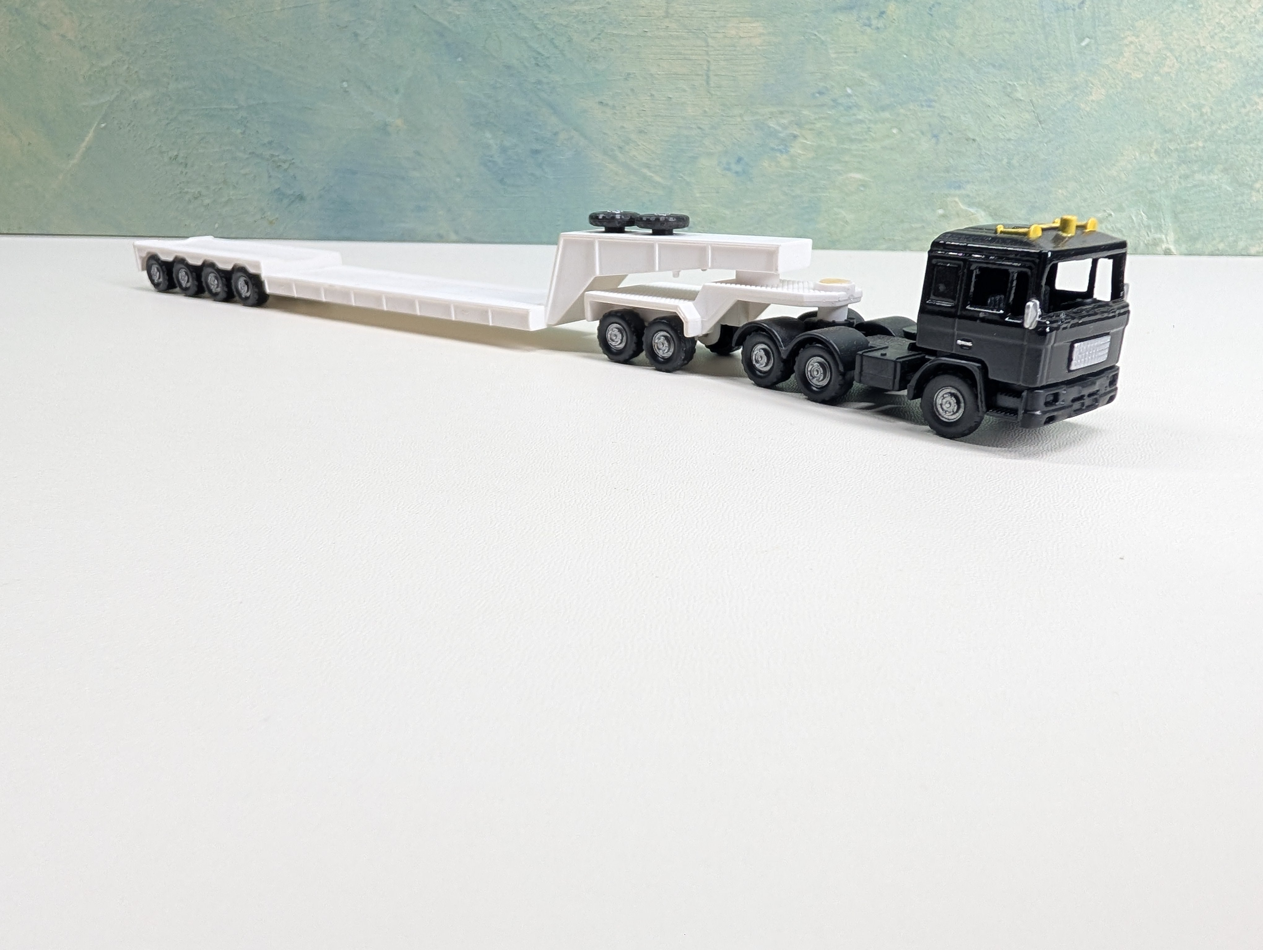 USED HO Scale Black Truck w/ Depressed Flatbed