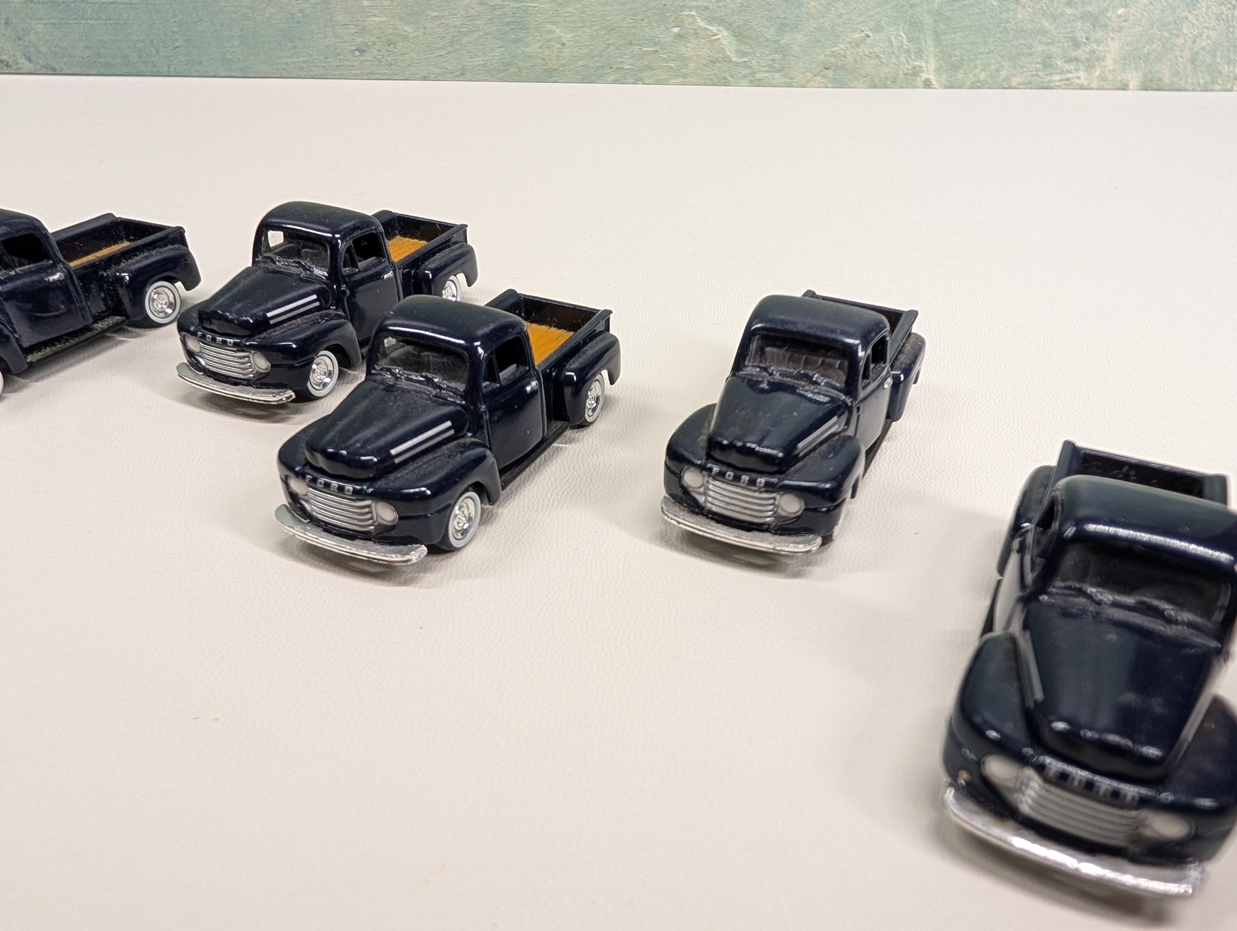 USED Classic Metal Works HO Scale Lot of 1950 Ford Pick-Up Trucks Dark Blue (5 pcs)