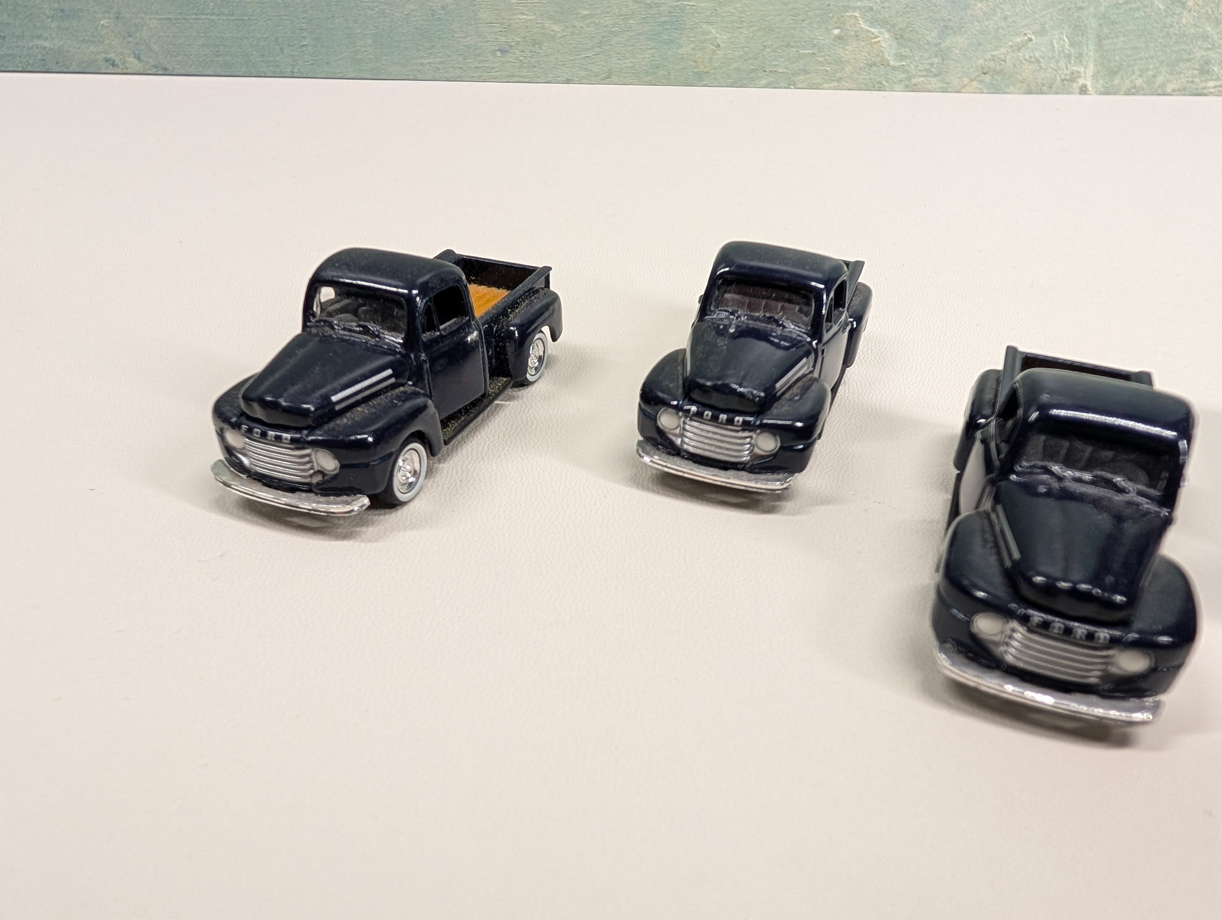 USED Classic Metal Works HO Scale Lot of 1950 Ford Pick-Up Trucks Dark Blue (5 pcs)