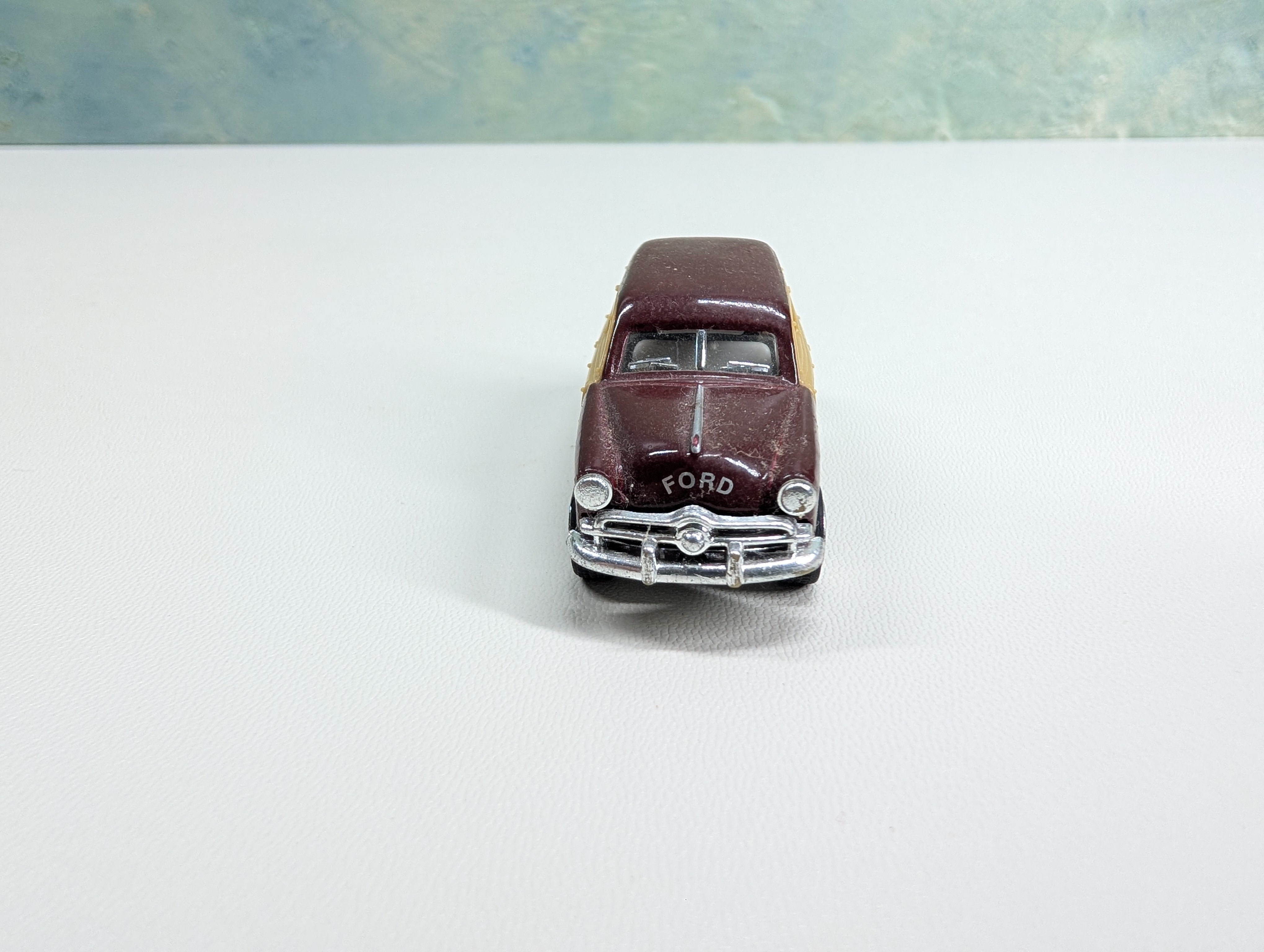 USED Kinsmart 1949 Ford Woody Wagon, Burgundy 1/82 Scale
