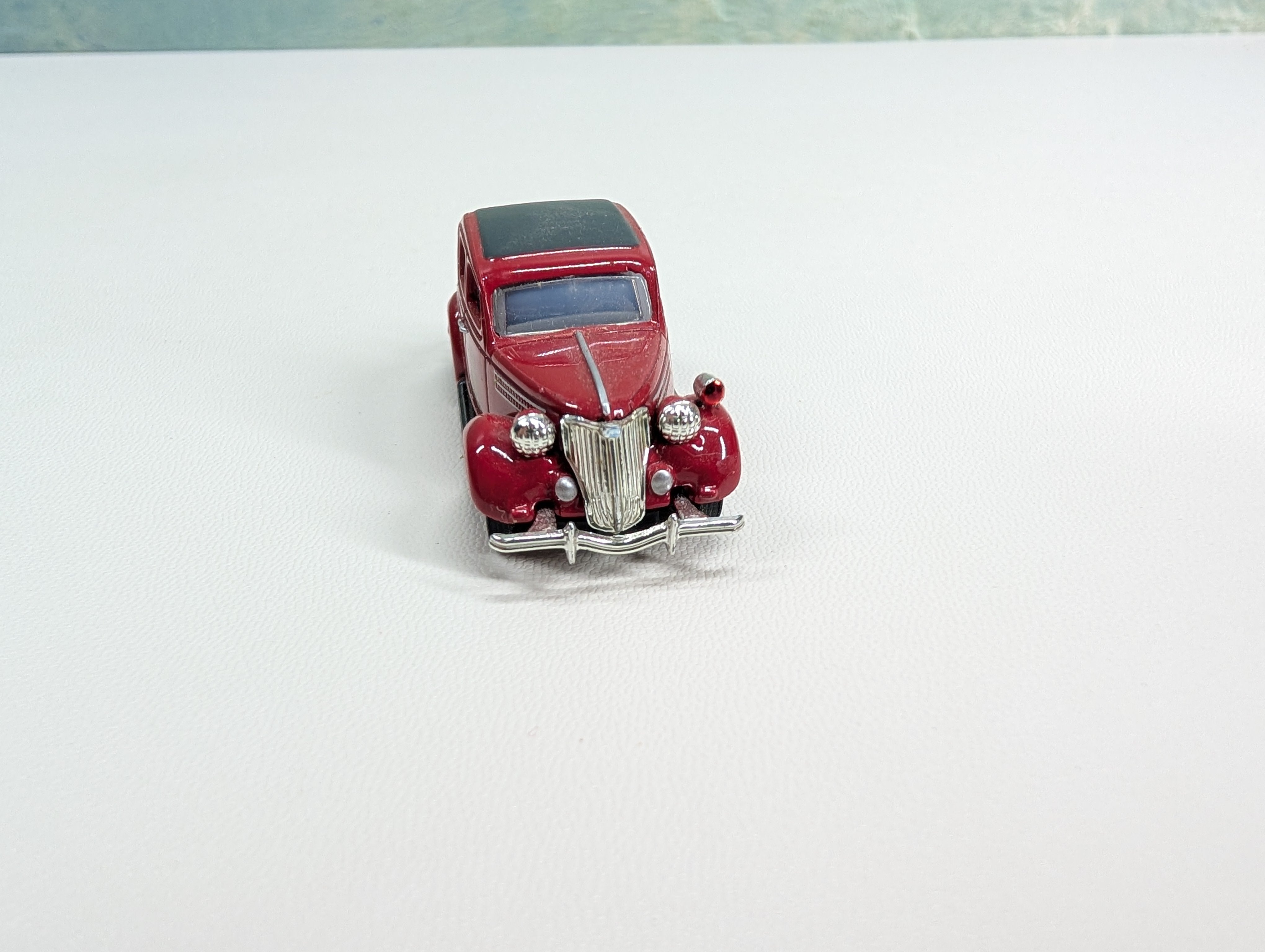 USED Classic Metal Works HO Scale 1936 ForDor Fire Chief, Red