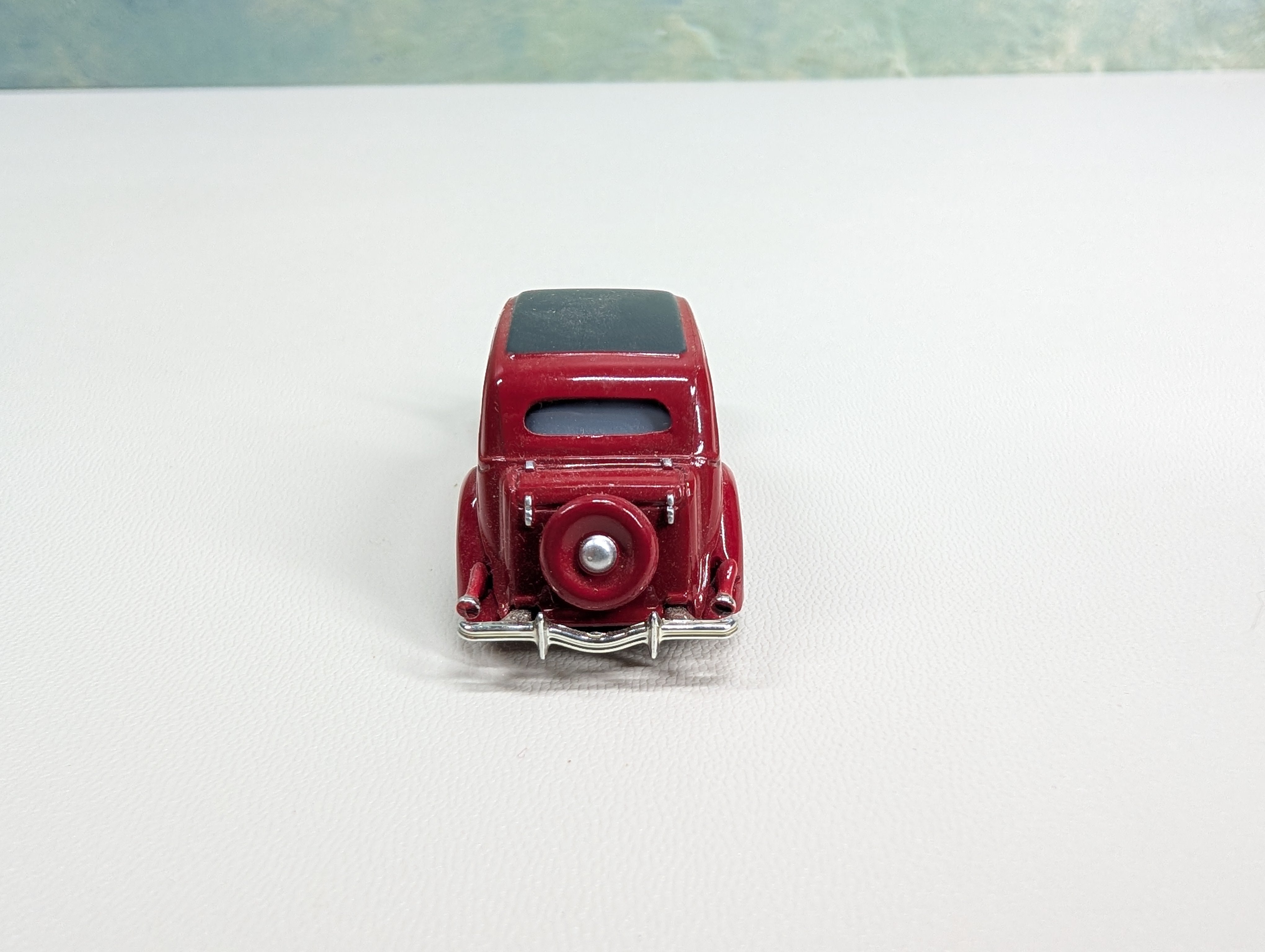 USED Classic Metal Works HO Scale 1936 ForDor Fire Chief, Red