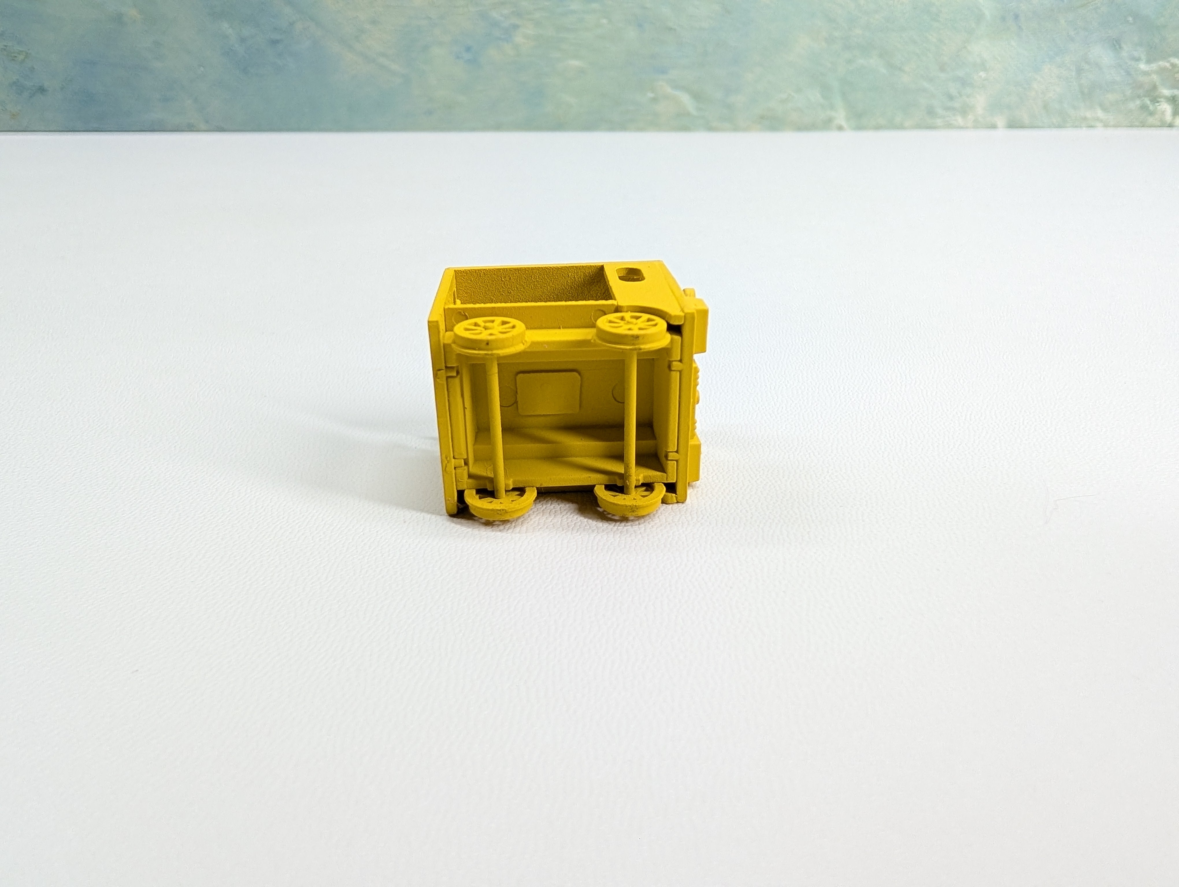 USED HO Scale Trackside Vehicle, Speeder Shed Vehicle