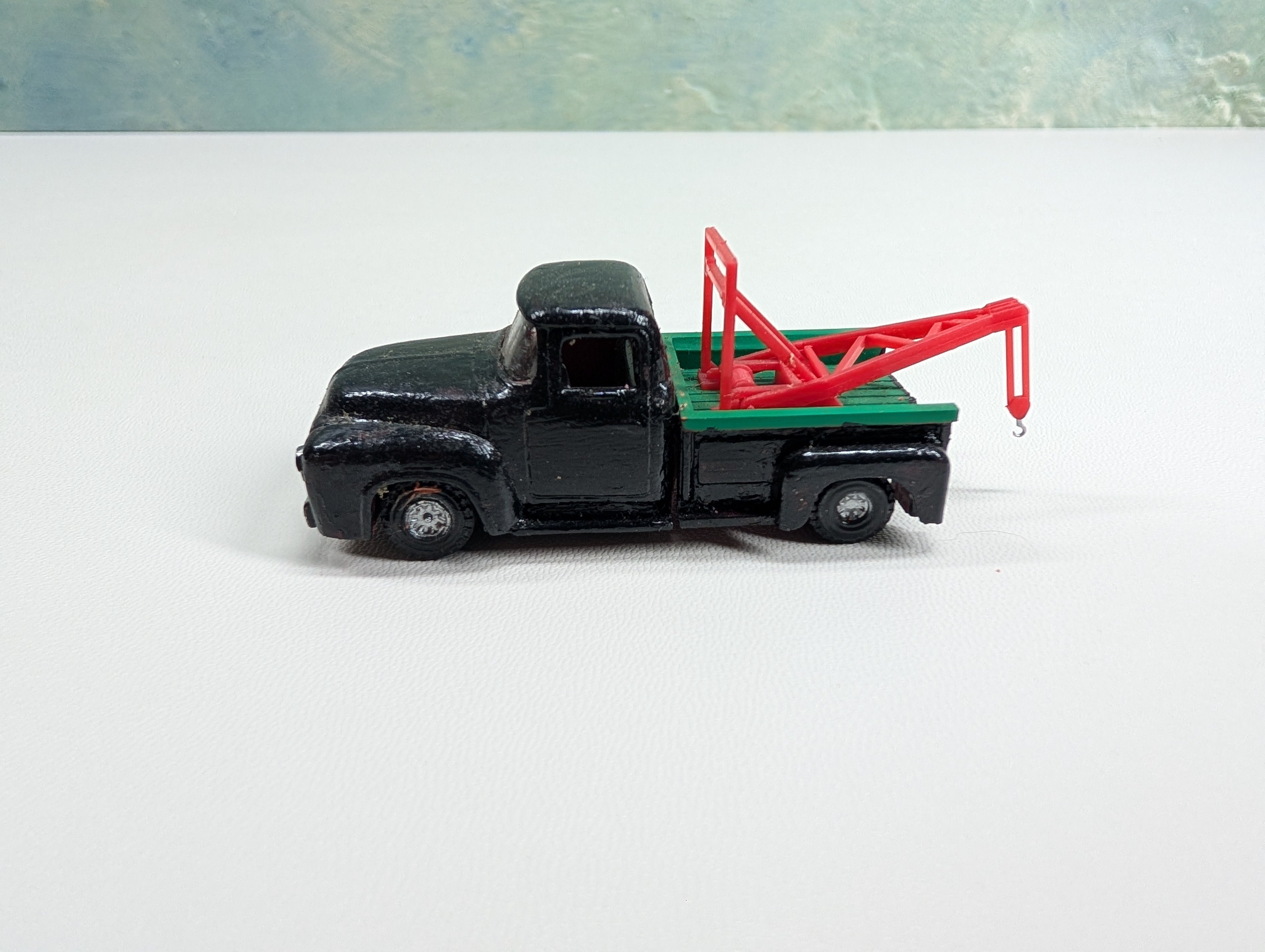 USED HO Scale Tow Truck, Repair Shop Truck