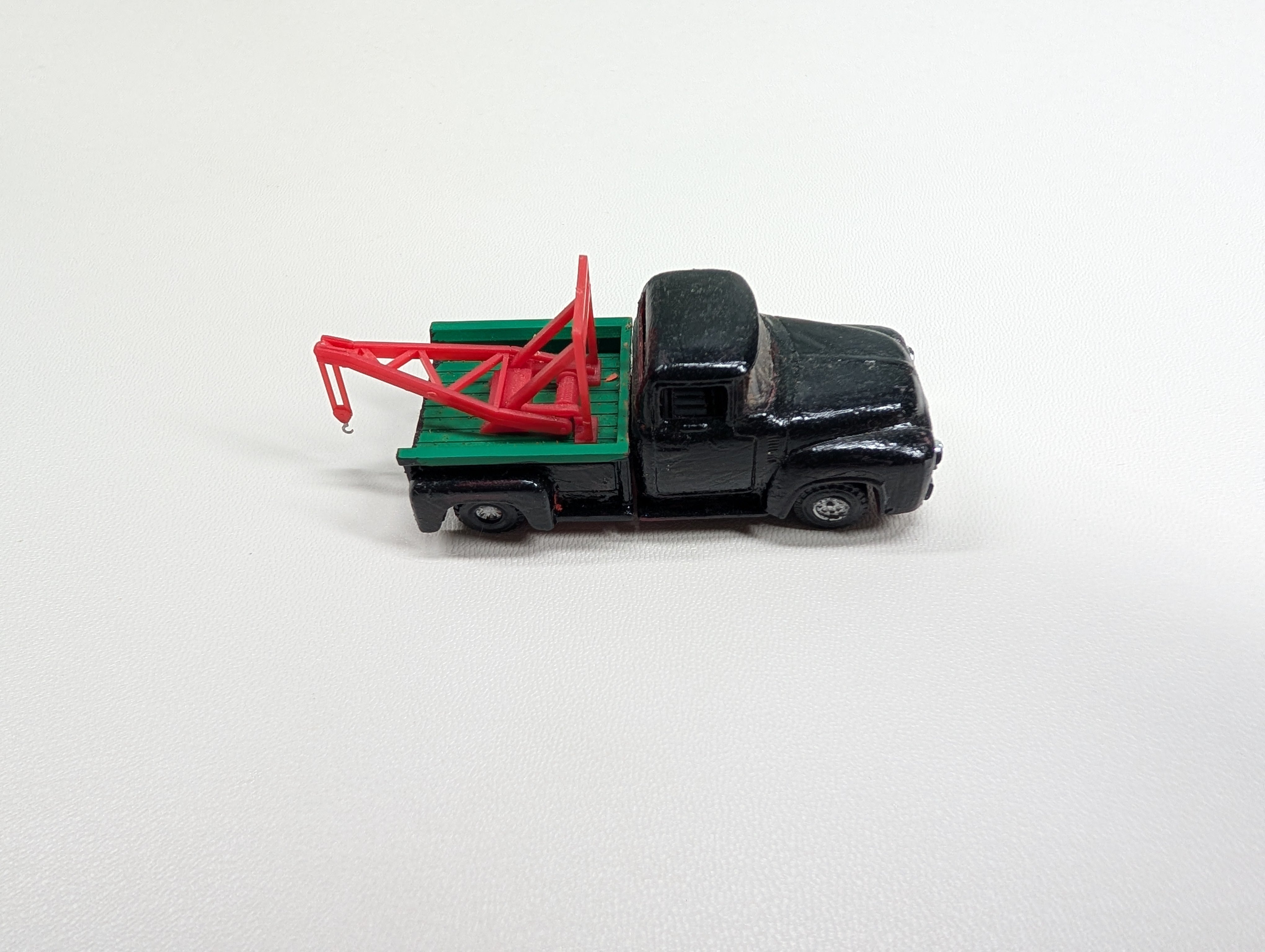 USED HO Scale Tow Truck, Repair Shop Truck