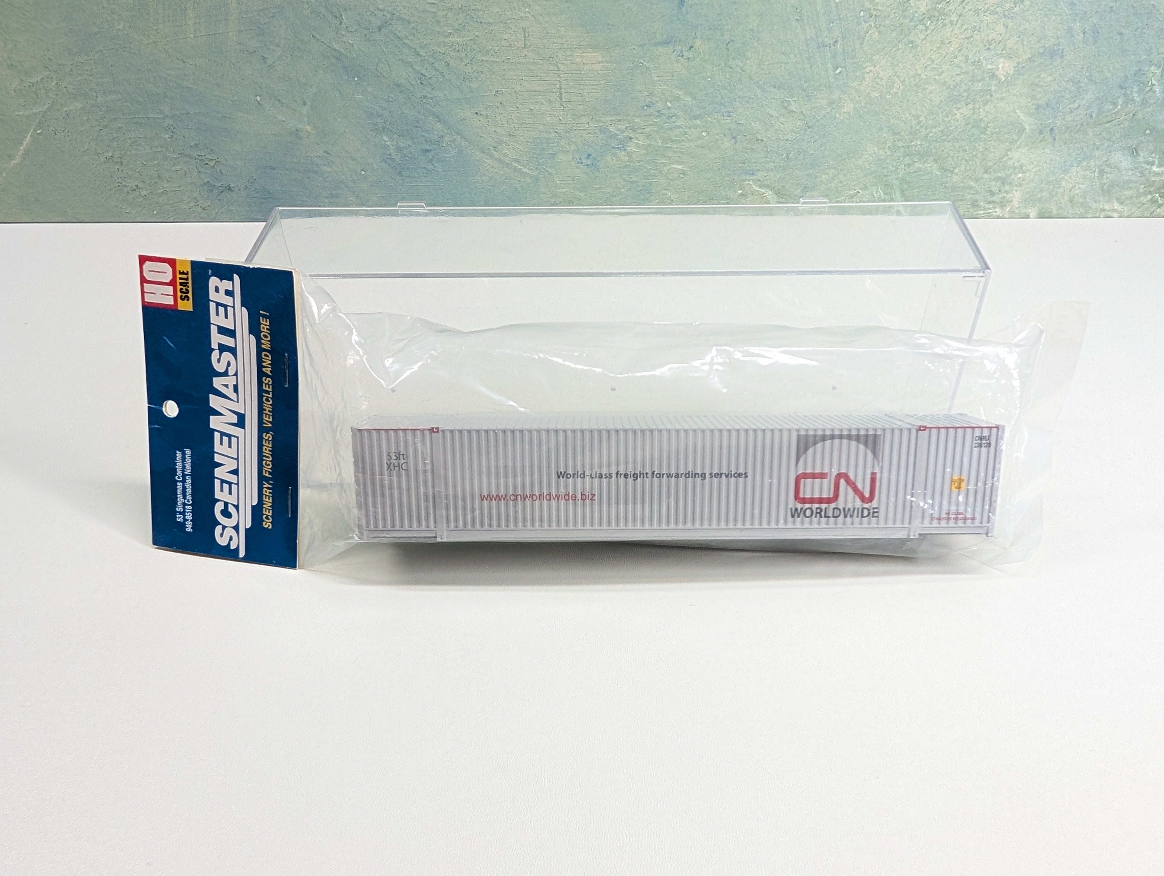 Walthers SceneMaster 949-8518 HO Scale 53' Singamas Container Canadian National #236120