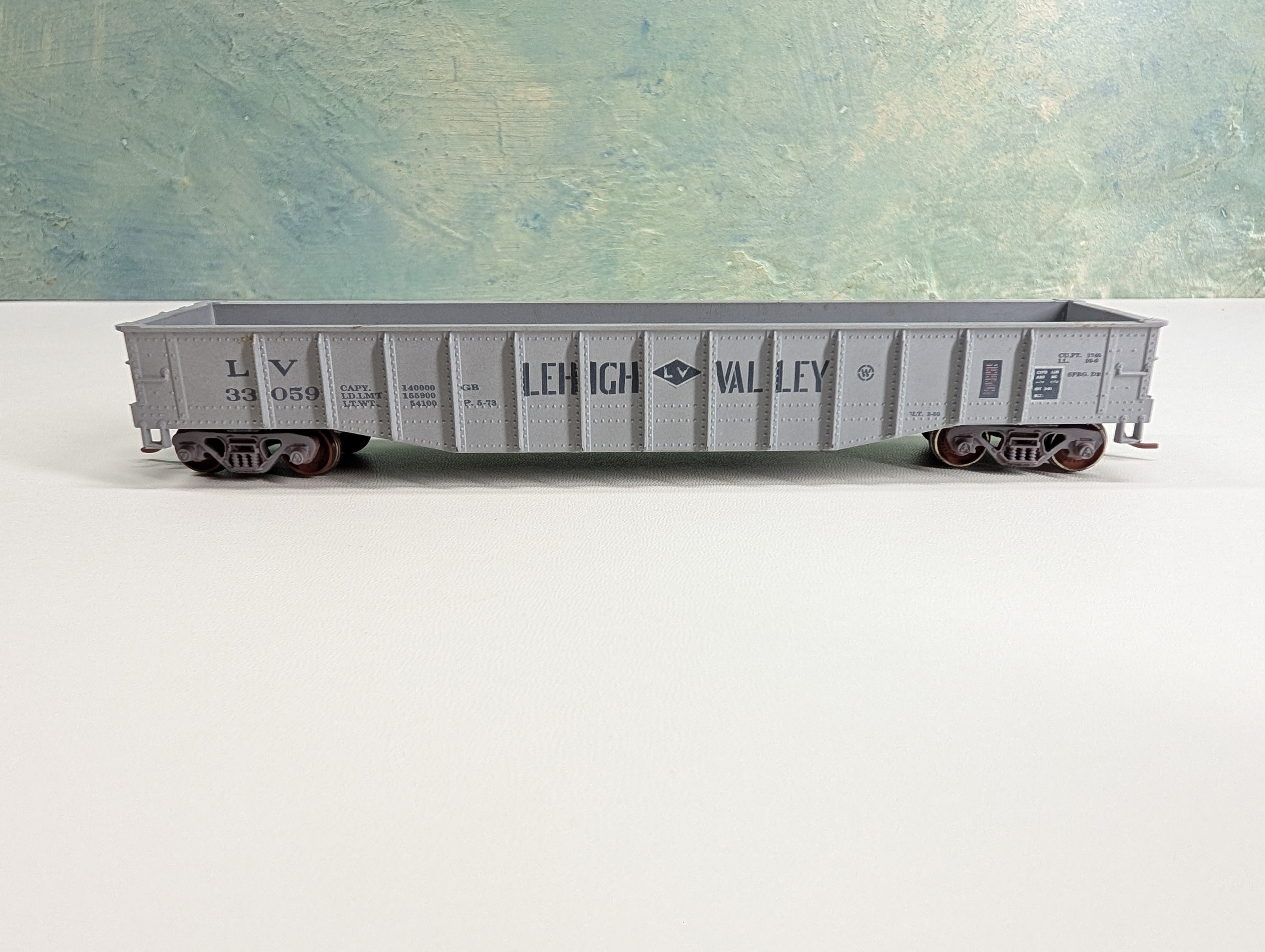 USED Athearn HO Scale 50' Gondola Lehigh Valley LV #33059 Weathered, Metal Wheels