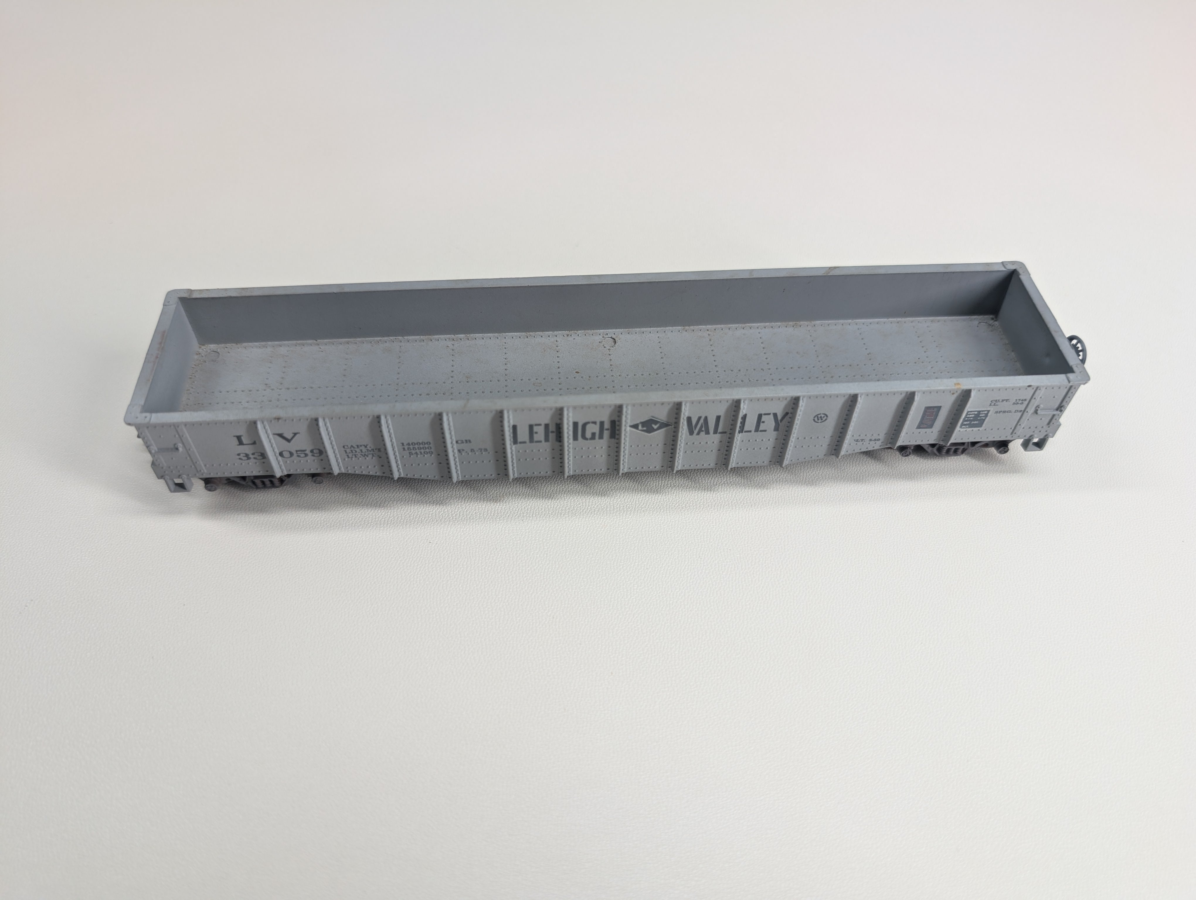 USED Athearn HO Scale 50' Gondola Lehigh Valley LV #33059 Weathered, Metal Wheels