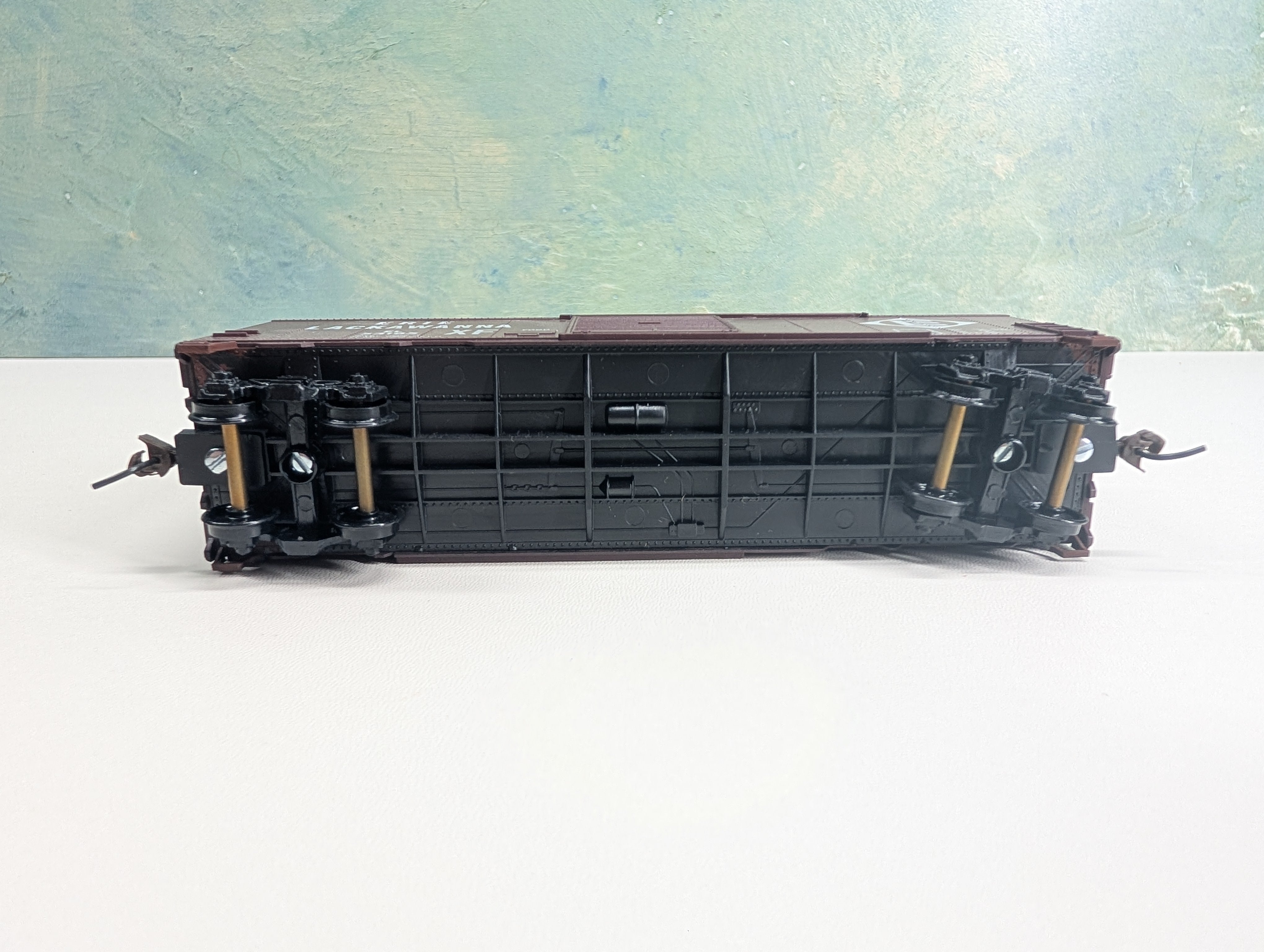 USED Roundhouse HO Scale 40' Box Car Erie Lackawanna EL #53185