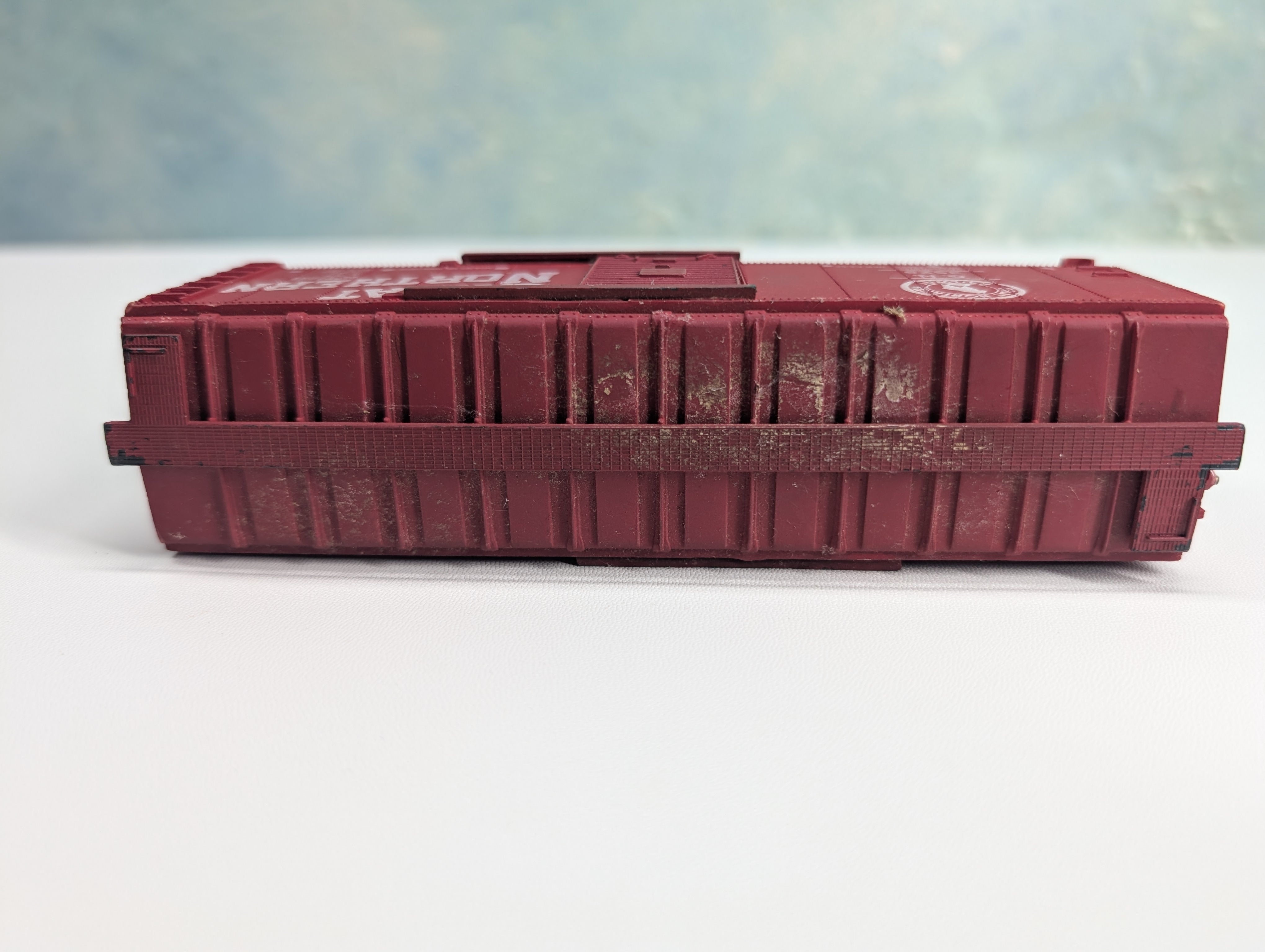 USED Crown HO Scale 40' Box Car Great Northern GN #3529