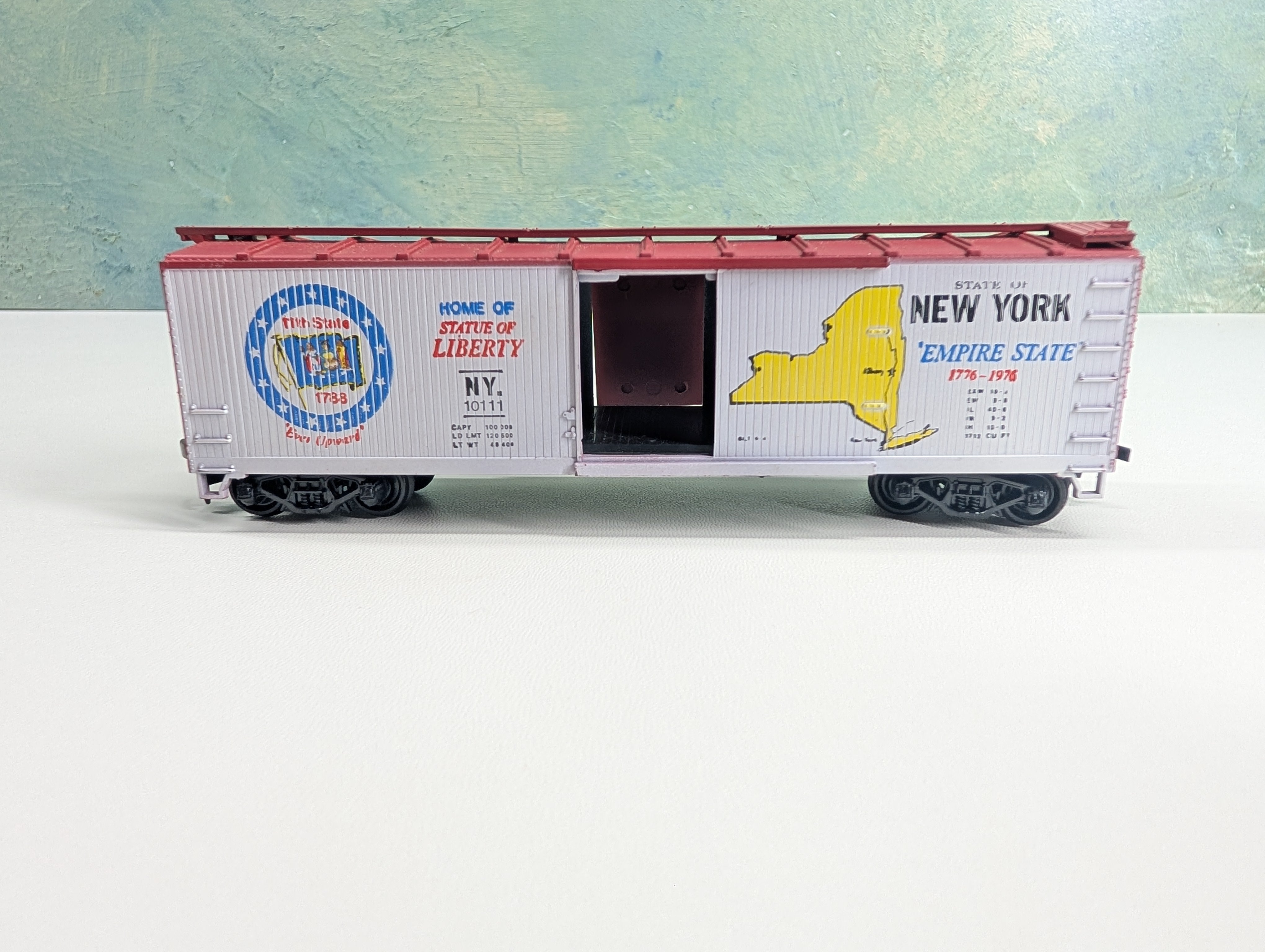 USED TRAIN MINIATURE HO Scale 40' State Car New York 10111 1776