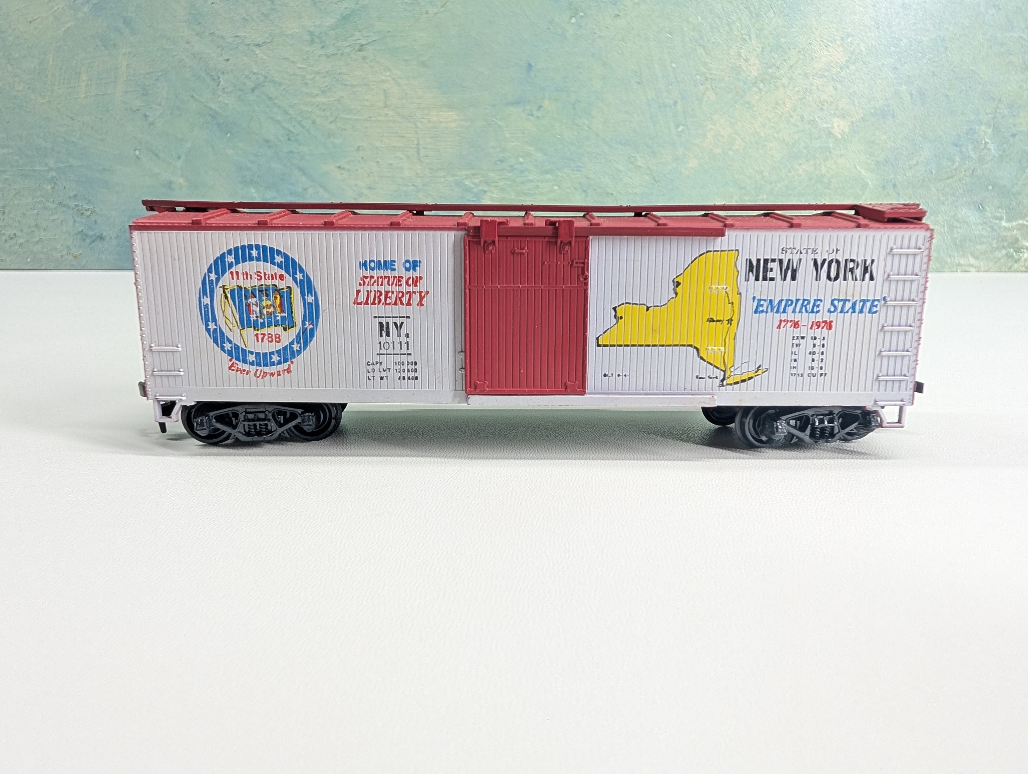 USED TRAIN MINIATURE HO Scale 40' State Car New York 10111 1776