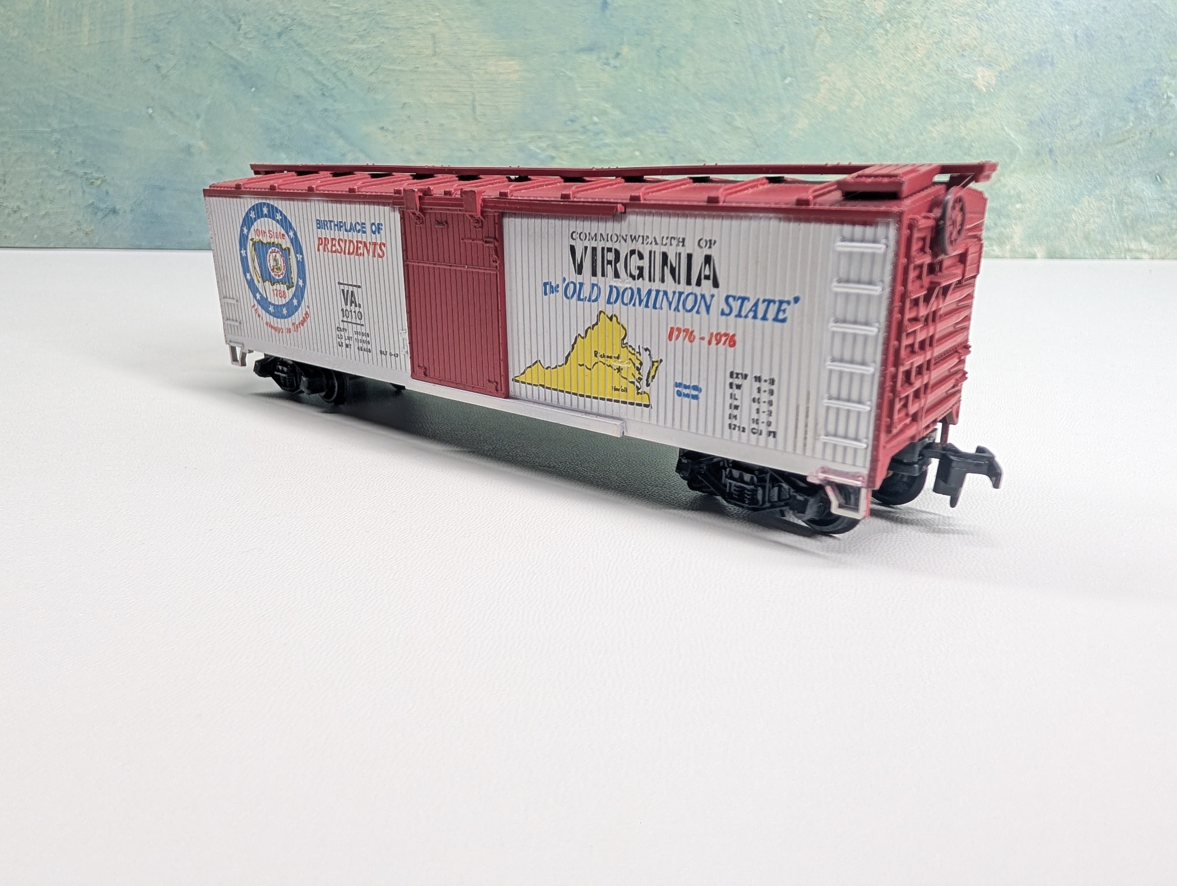 USED TRAIN MINIATURE HO Scale 40' State Car Virginia 10110 1776