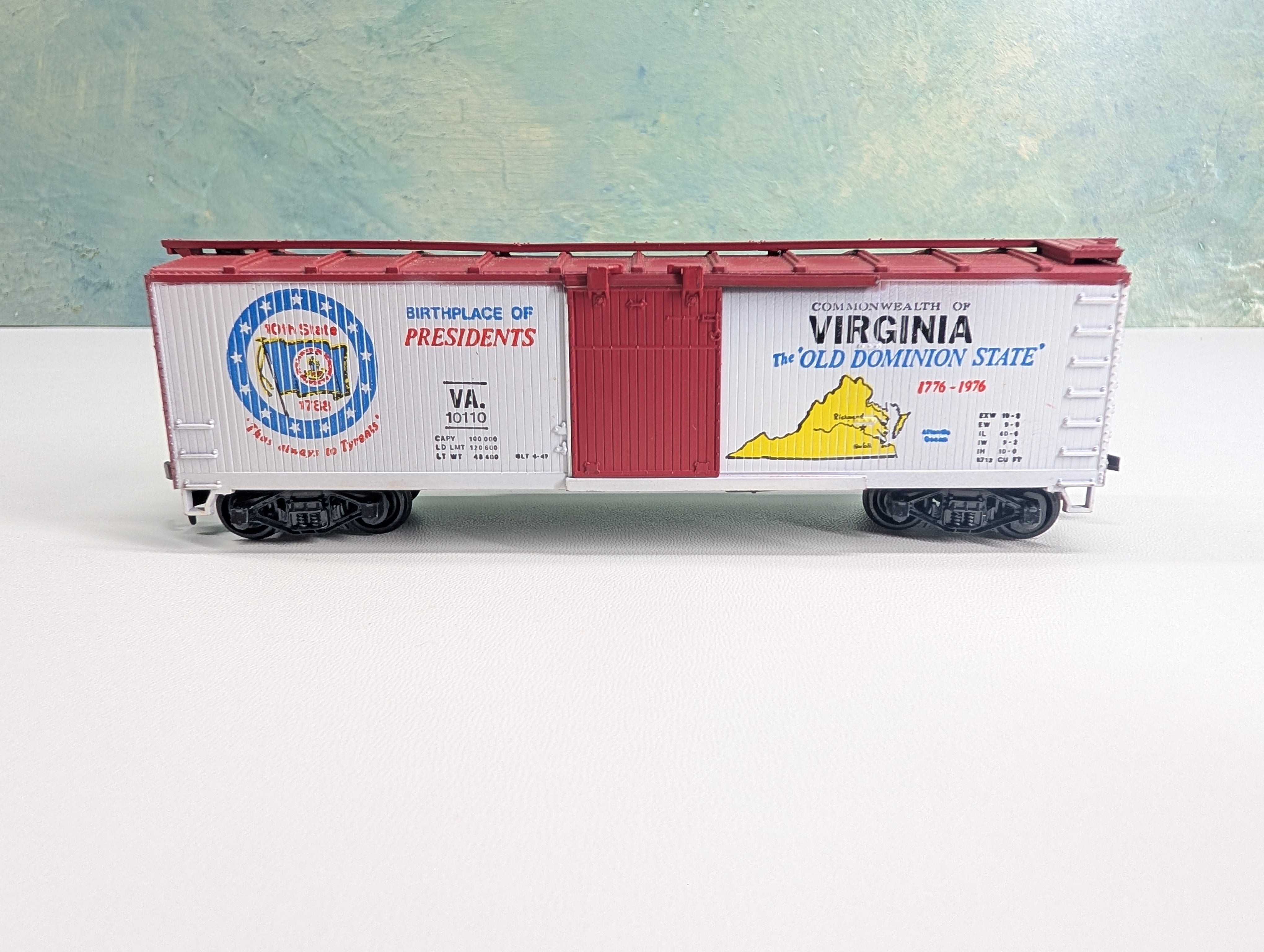 USED TRAIN MINIATURE HO Scale 40' State Car Virginia 10110 1776