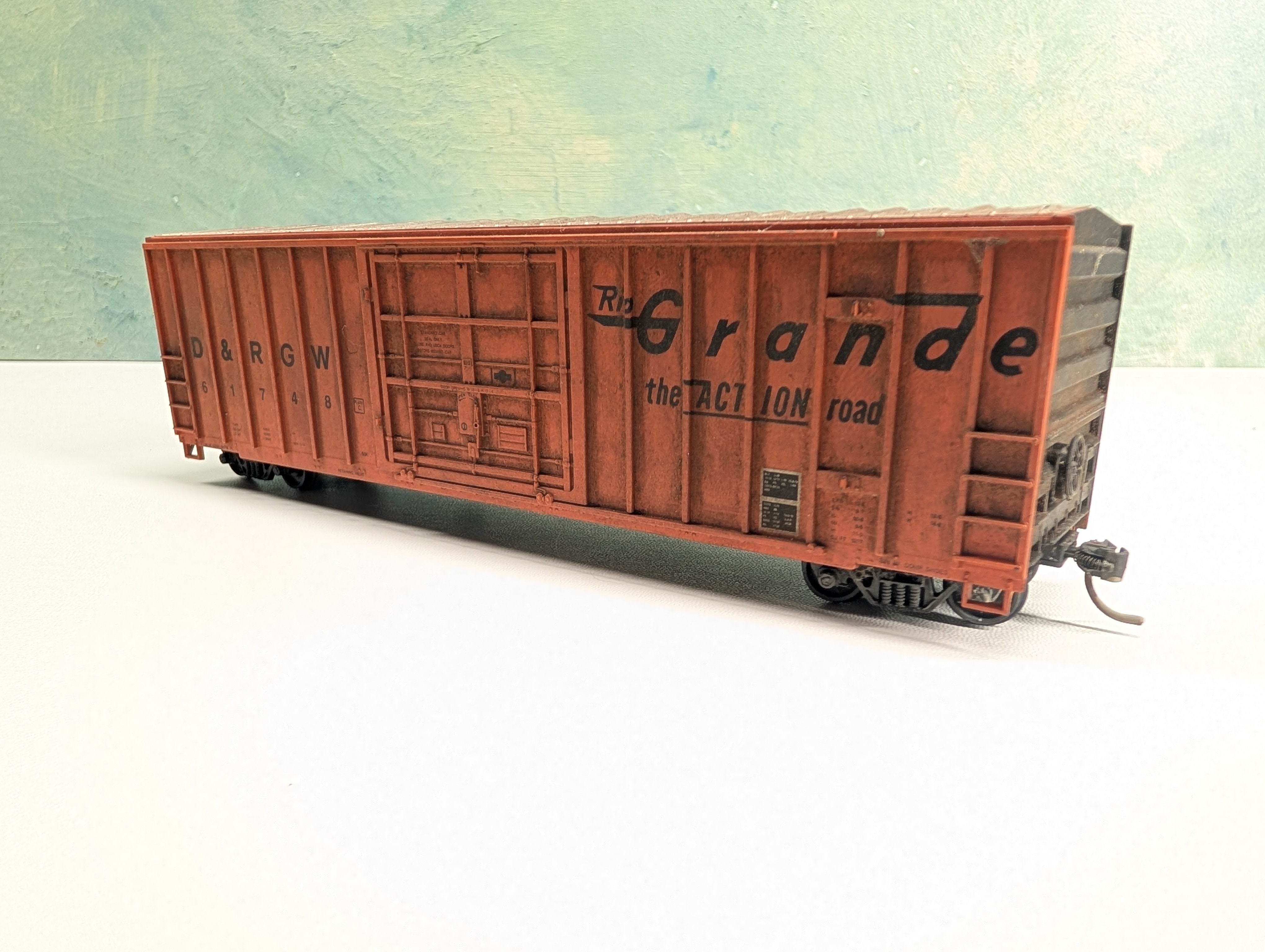 USED Roundhouse HO Scale 50' Box Car Rio Grande D&RGW #61748 Weathered