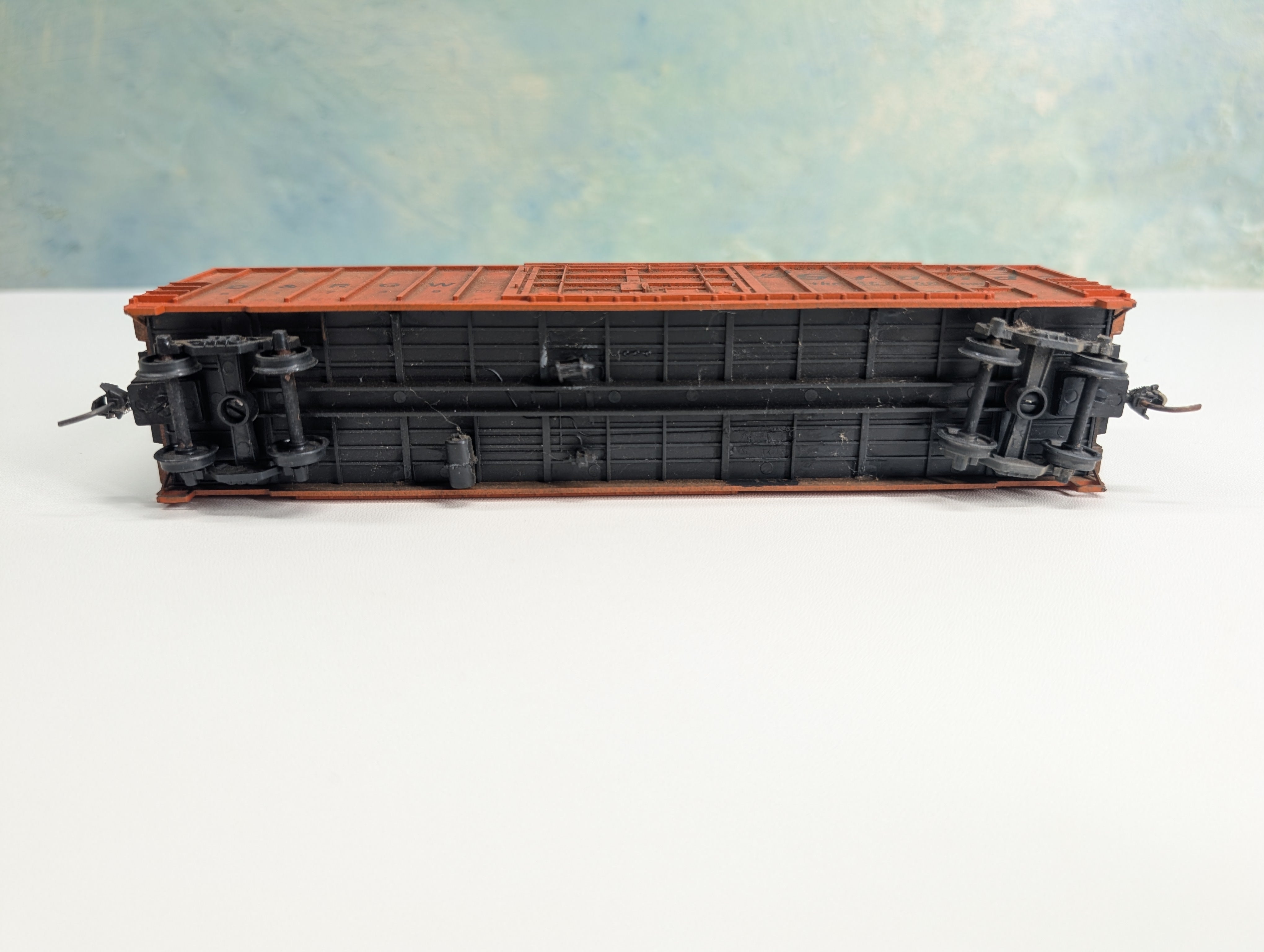 USED Roundhouse HO Scale 50' Box Car Rio Grande D&RGW #61748 Weathered